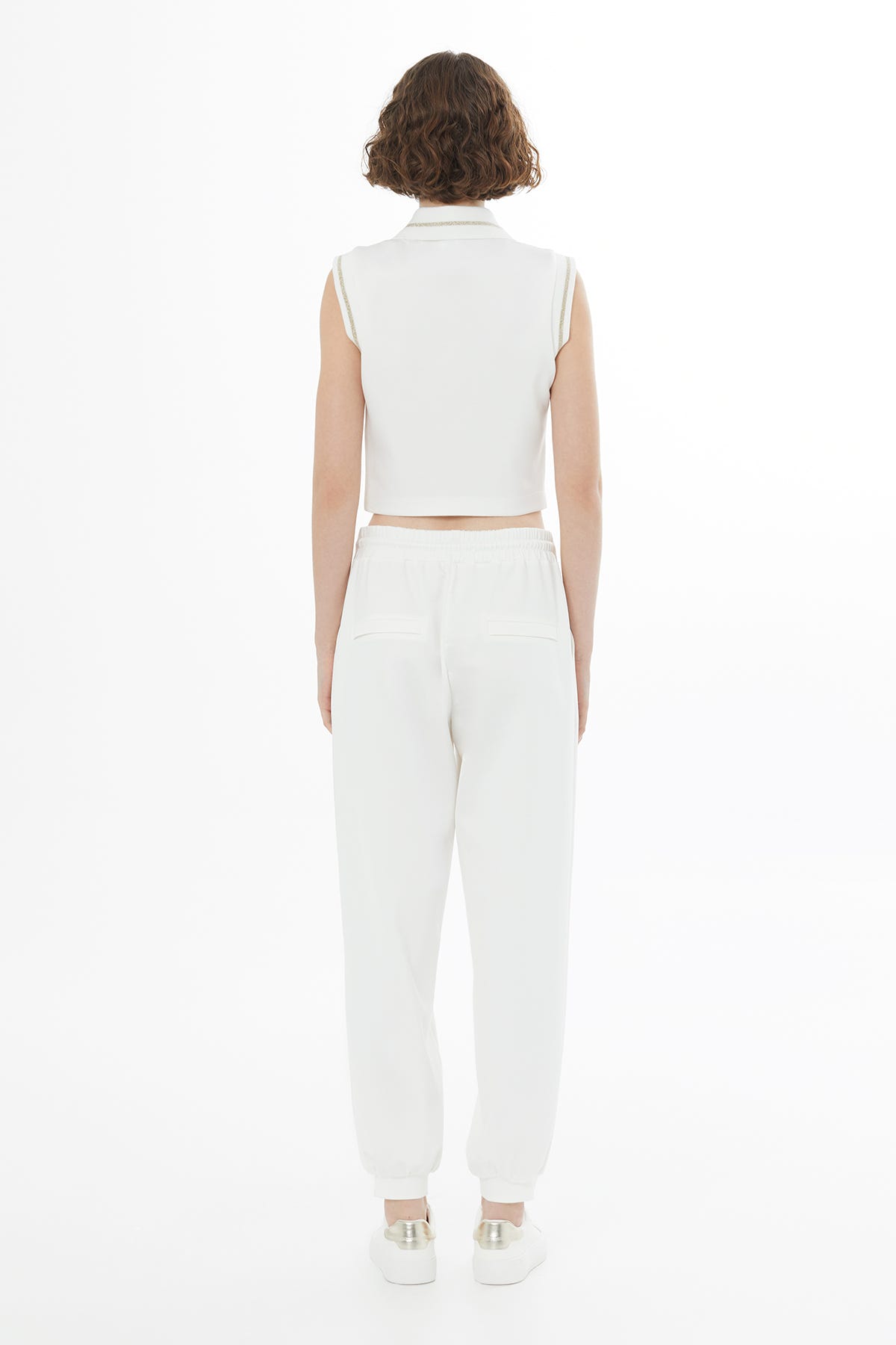 Triko Detaylı Fermuarlı Ekru T-Shirt