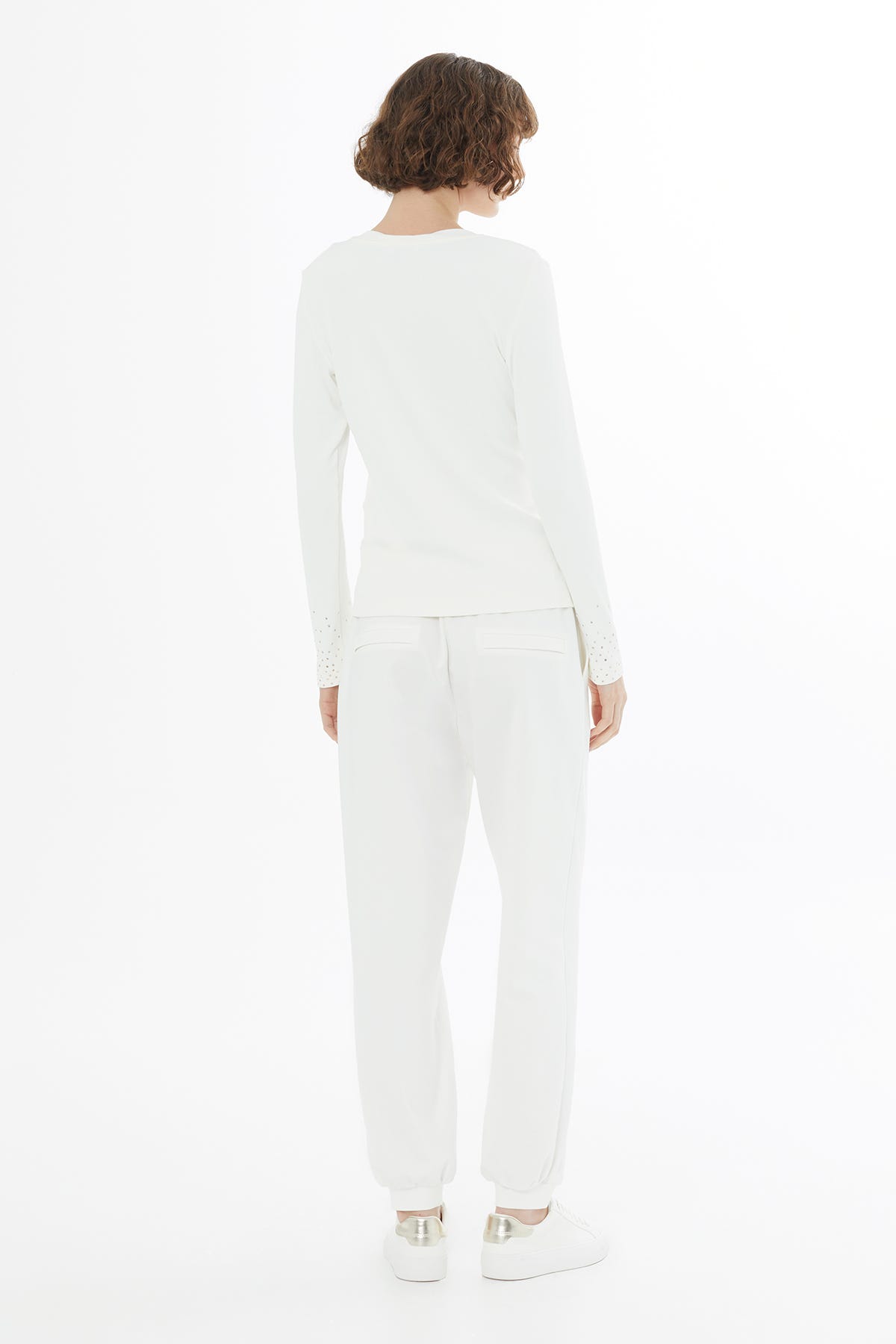 Yapıştırma Taş Detaylı Ekru Bluz