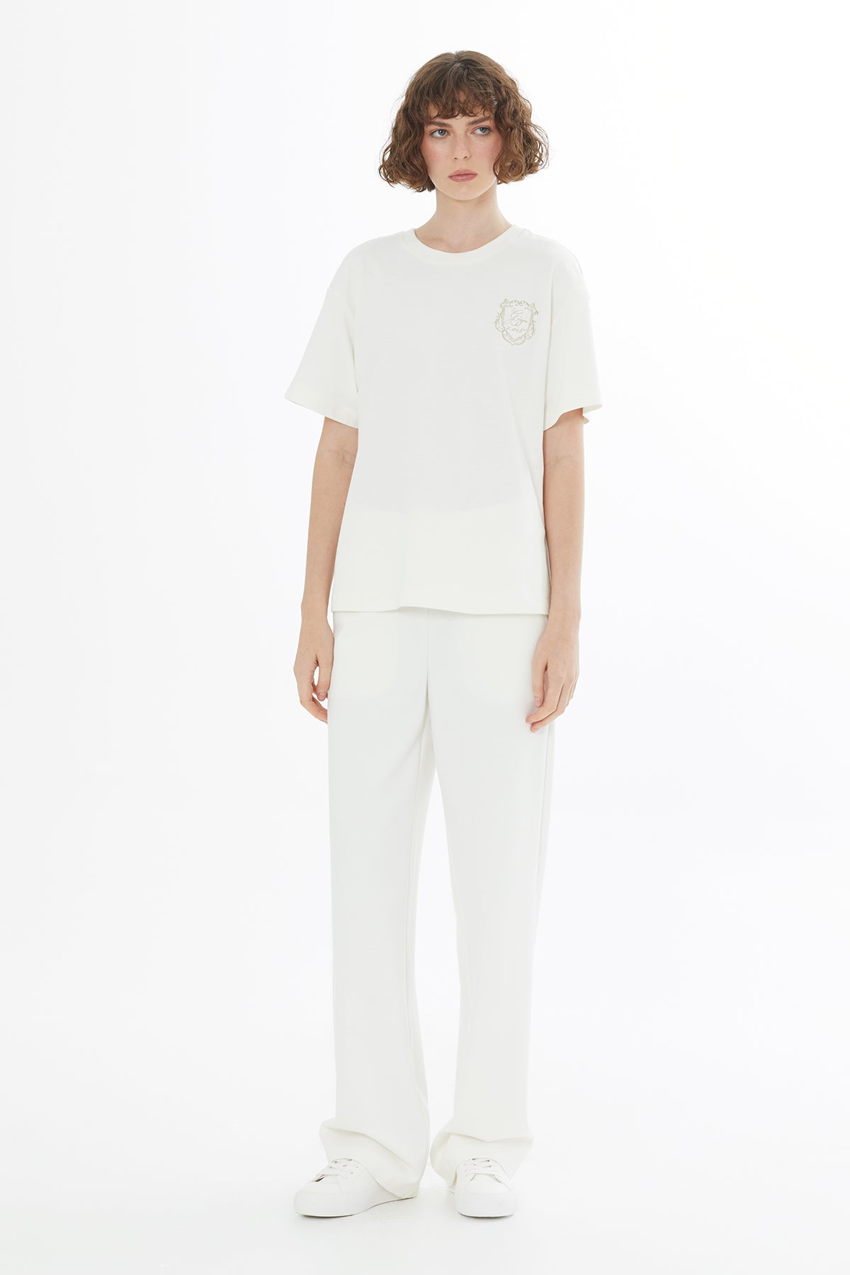 Nakış Ve Taş Yapıştırma Detaylı Ekru T-Shirt