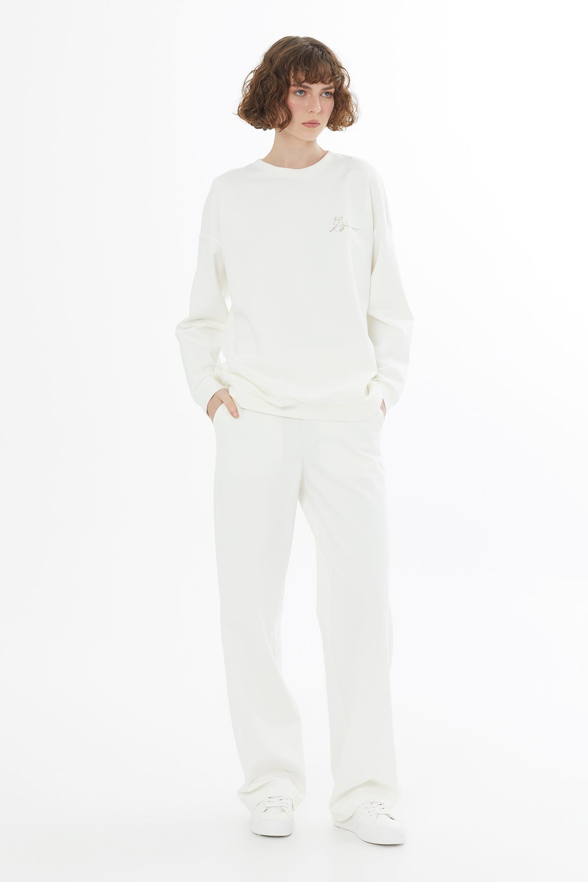 Nakışlı Yapıştırma Taşlı Ekru Eşofman Üstü