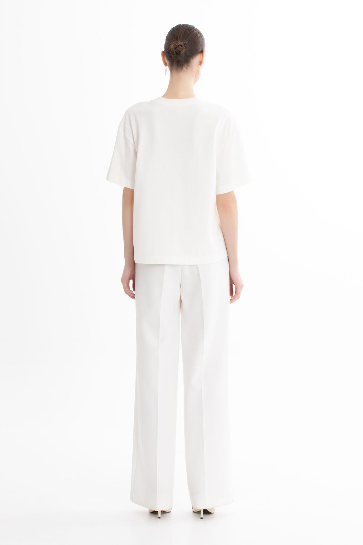 İşlemeli Oversize Ekru T-Shirt