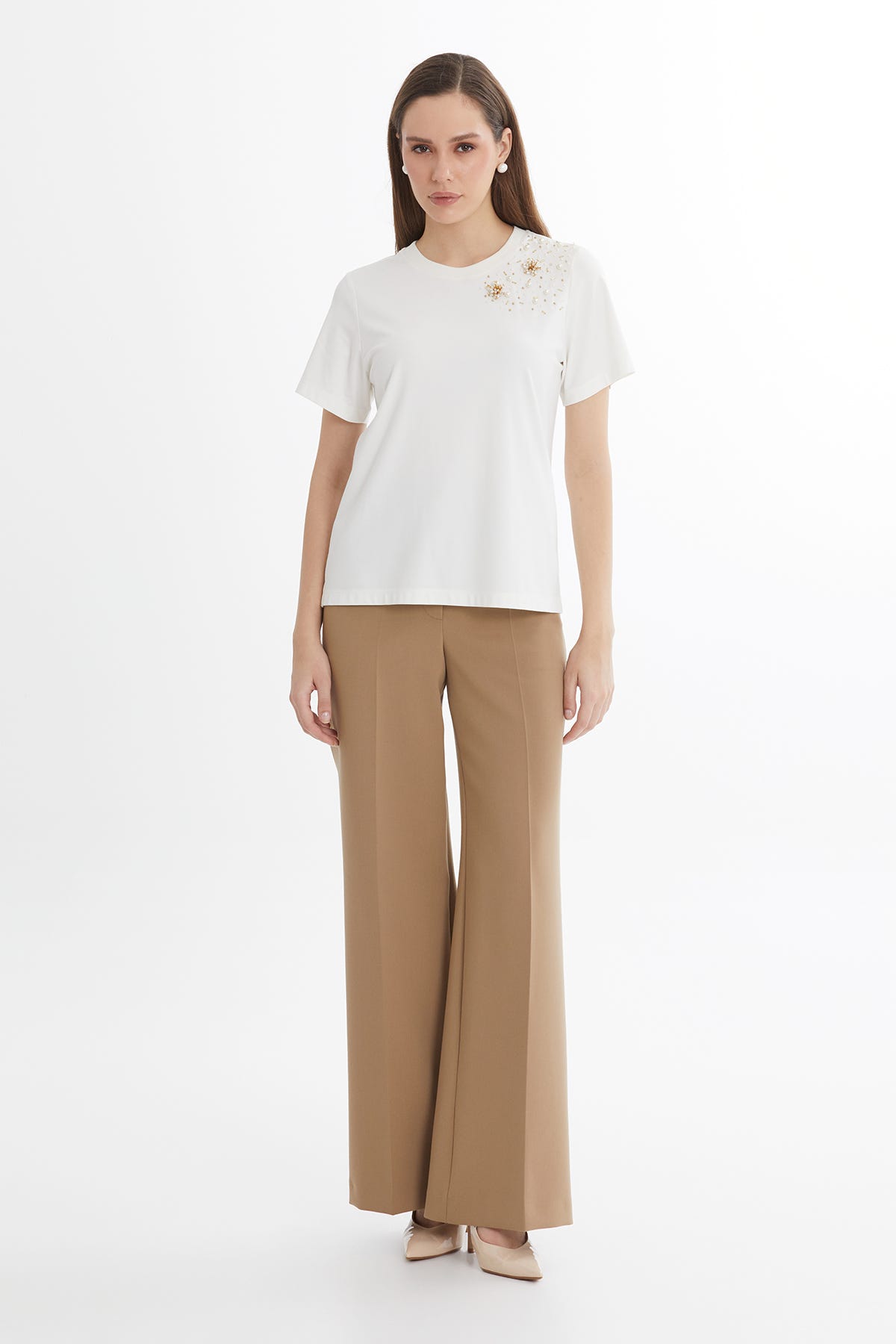 İşleme Detaylı Bisiklet Yaka Ekru T-Shirt