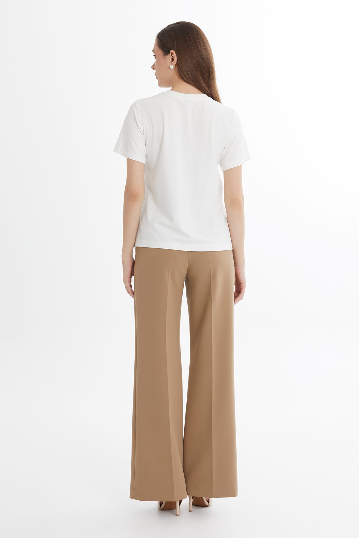 İşleme Detaylı Bisiklet Yaka Ekru T-Shirt