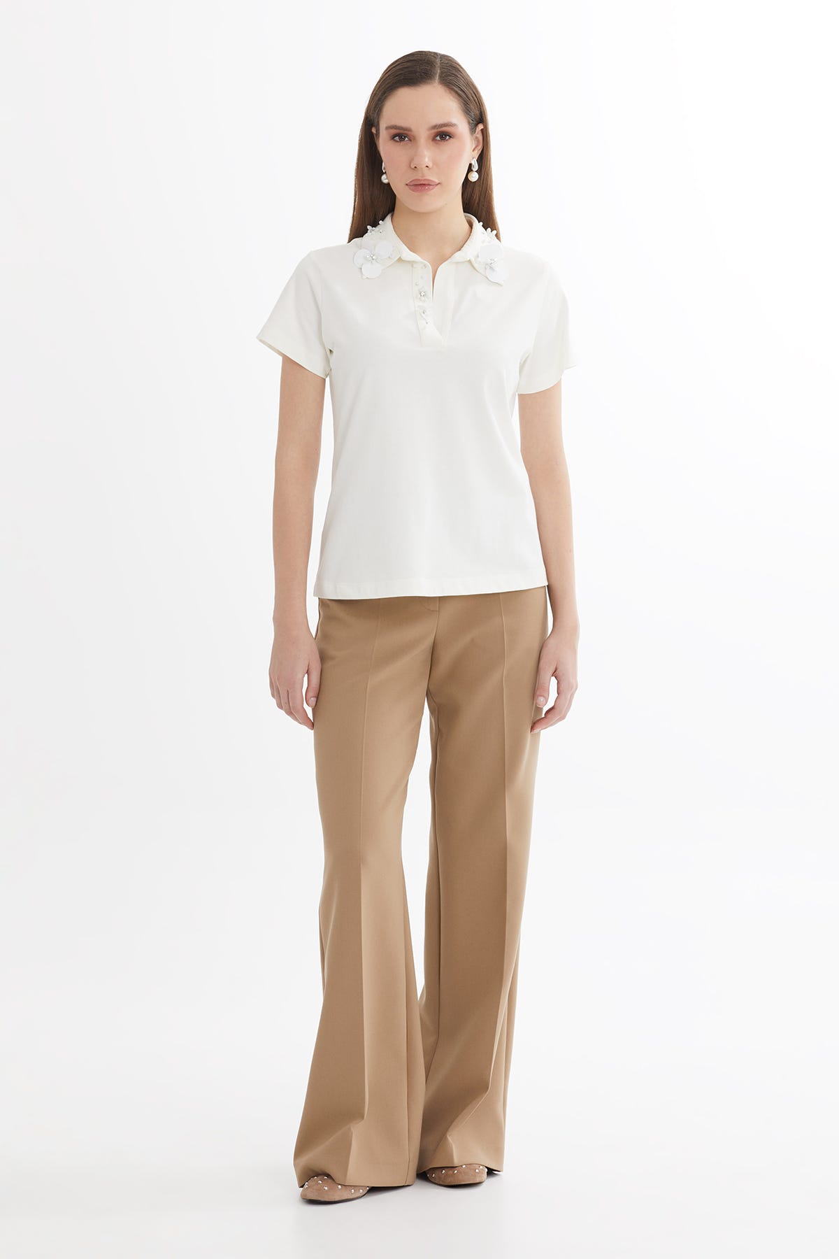 İşlemeli Gömlek Yaka Ekru T-Shirt