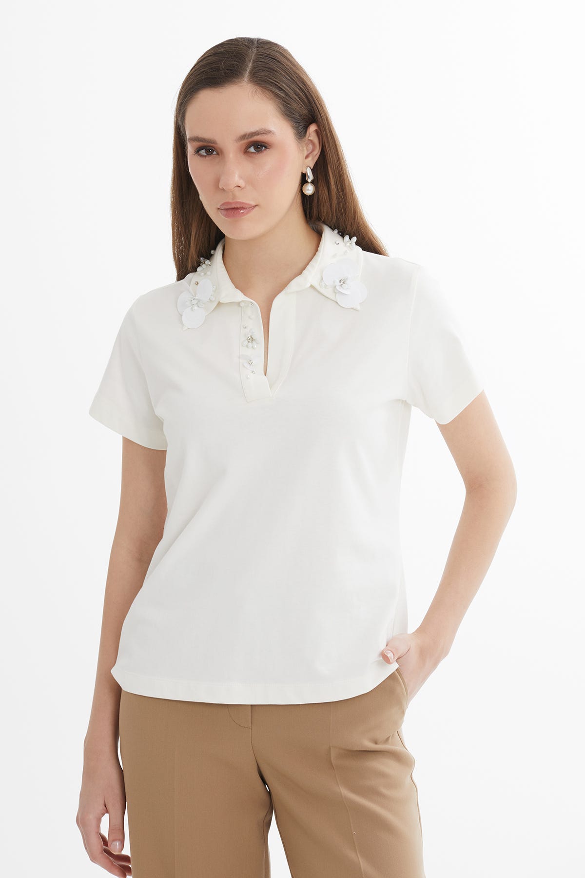 İşlemeli Gömlek Yaka Ekru T-Shirt