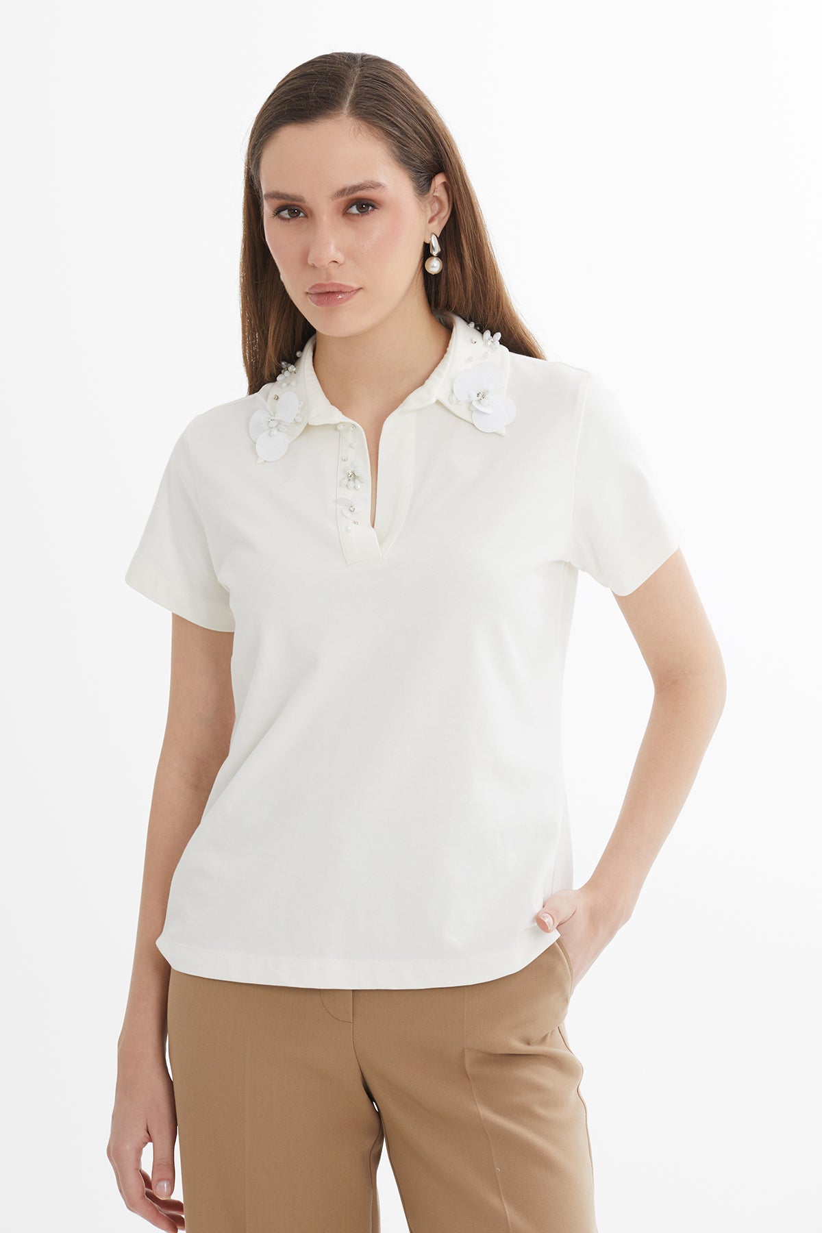 İşlemeli Gömlek Yaka Ekru T-Shirt