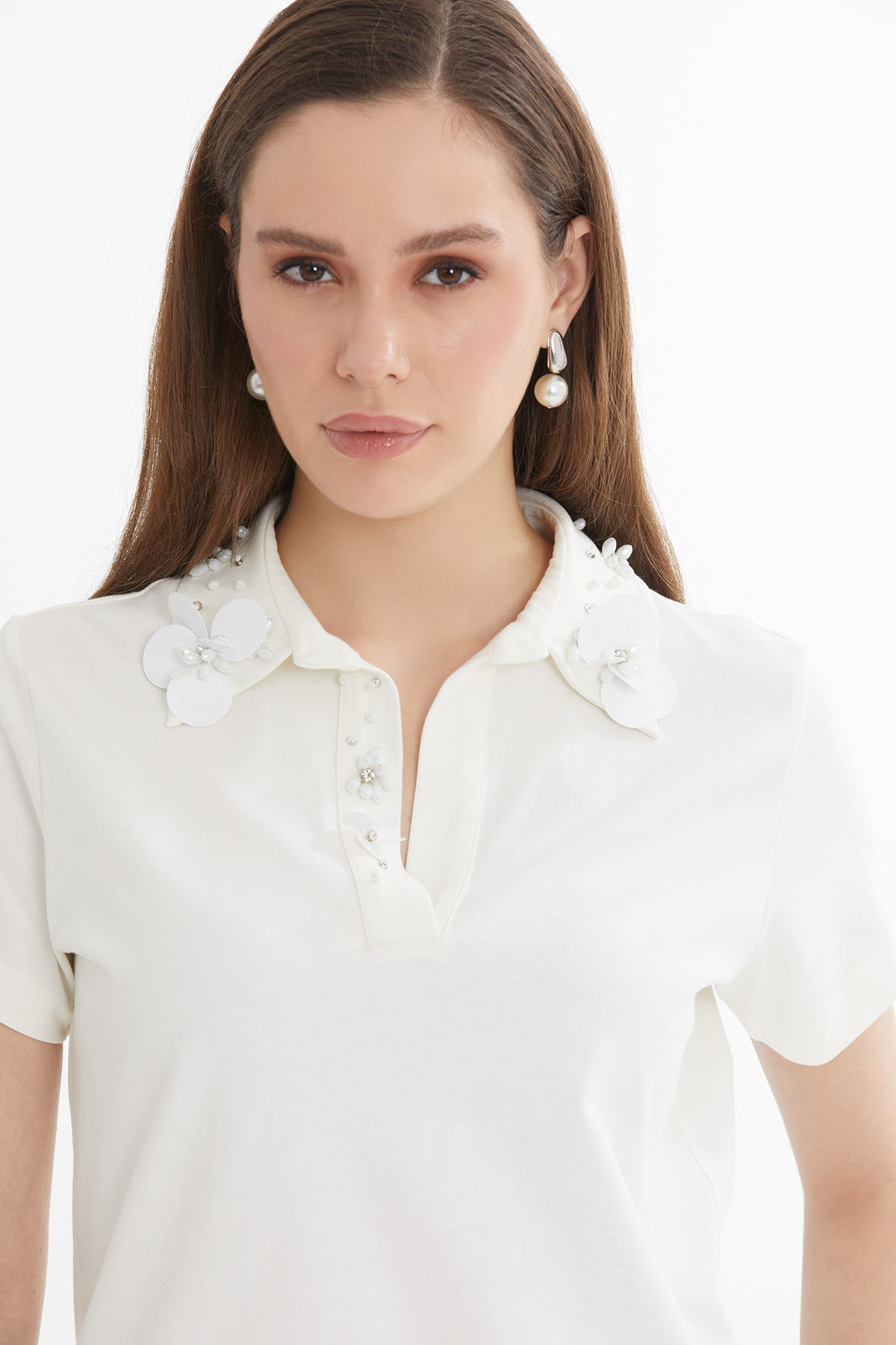 İşlemeli Gömlek Yaka Ekru T-Shirt