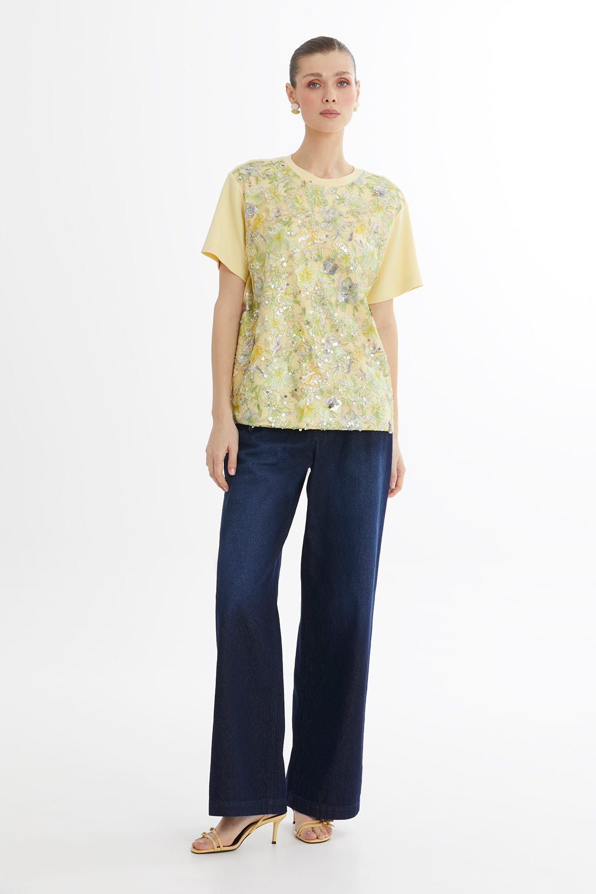 Renkli Nakış İşlemeli Payetli Yeşil T-Shirt