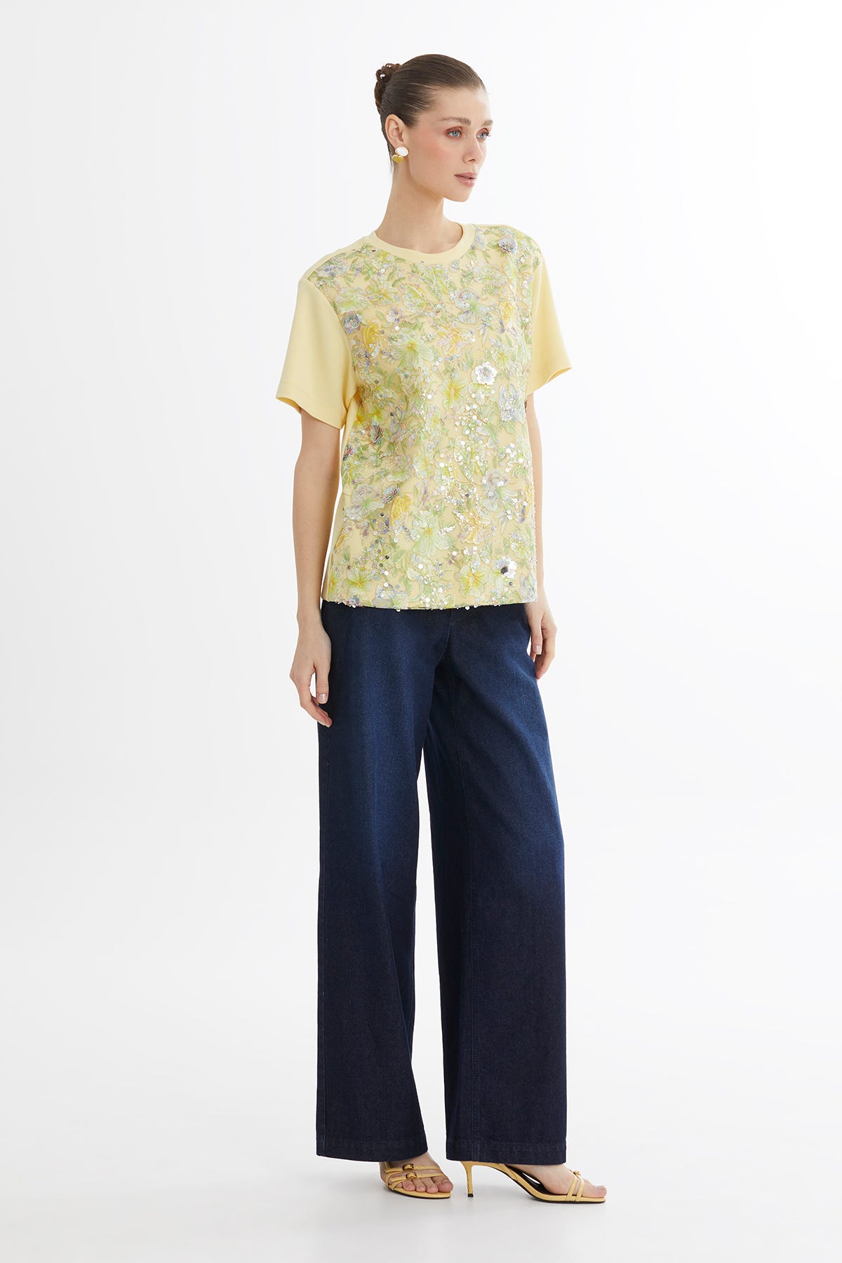 Renkli Nakış İşlemeli Payetli Yeşil T-Shirt