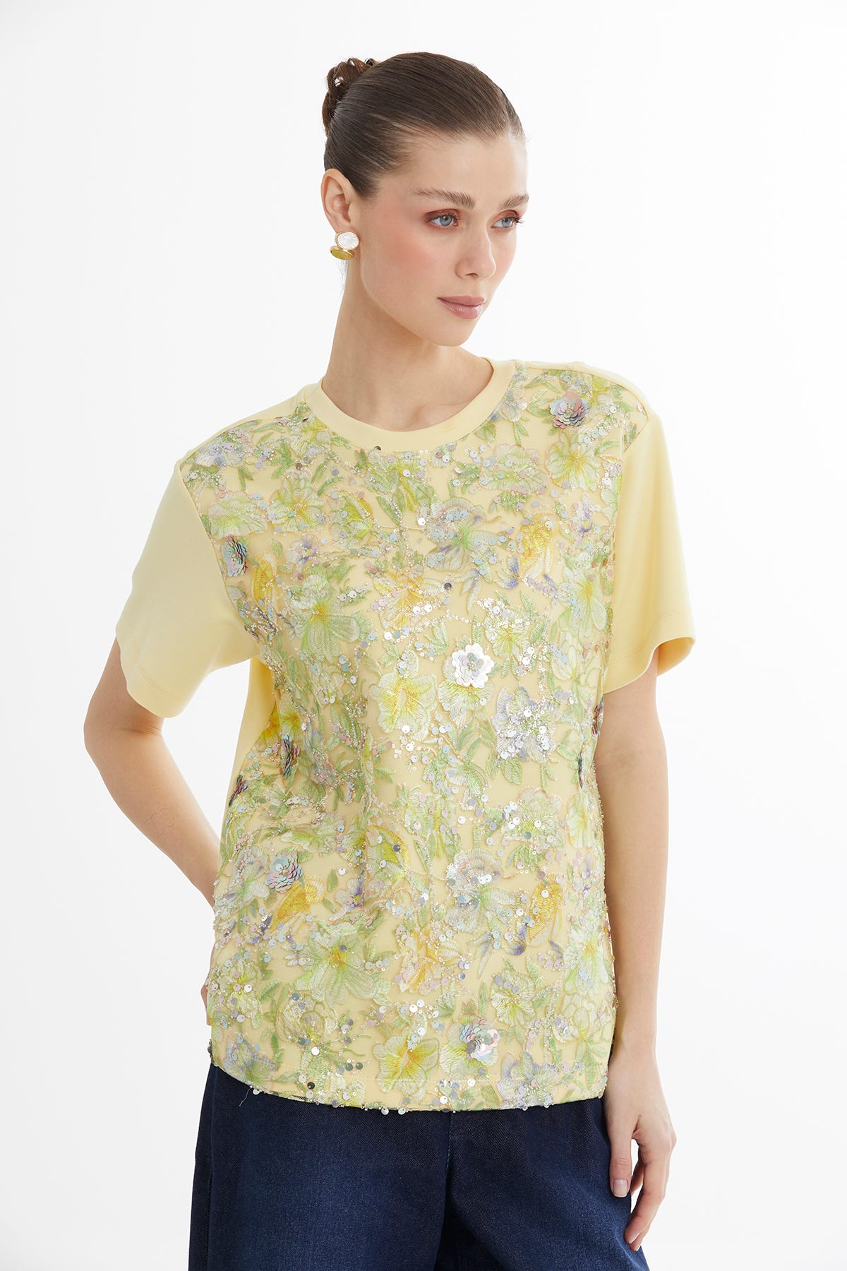 Renkli Nakış İşlemeli Payetli Yeşil T-Shirt