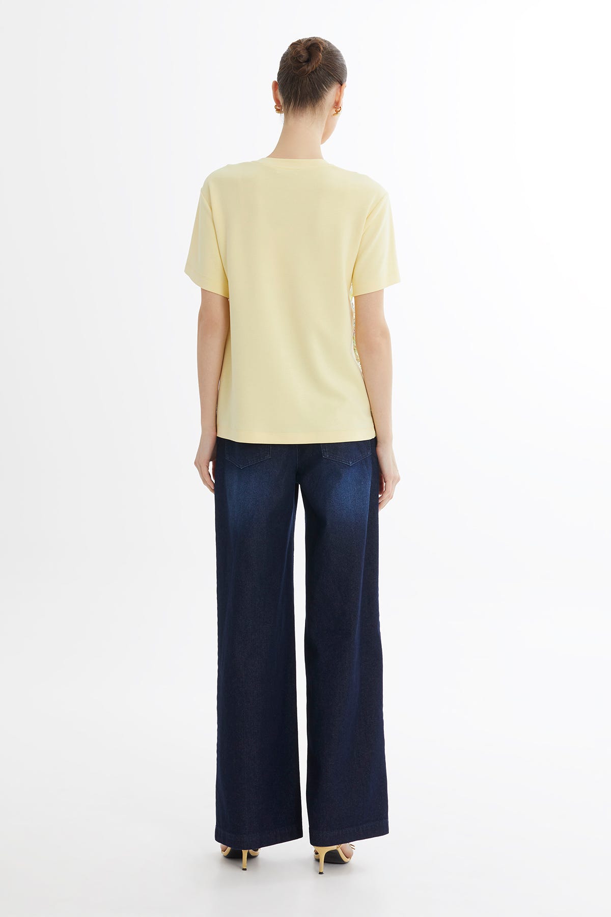 Renkli Nakış İşlemeli Payetli Yeşil T-Shirt