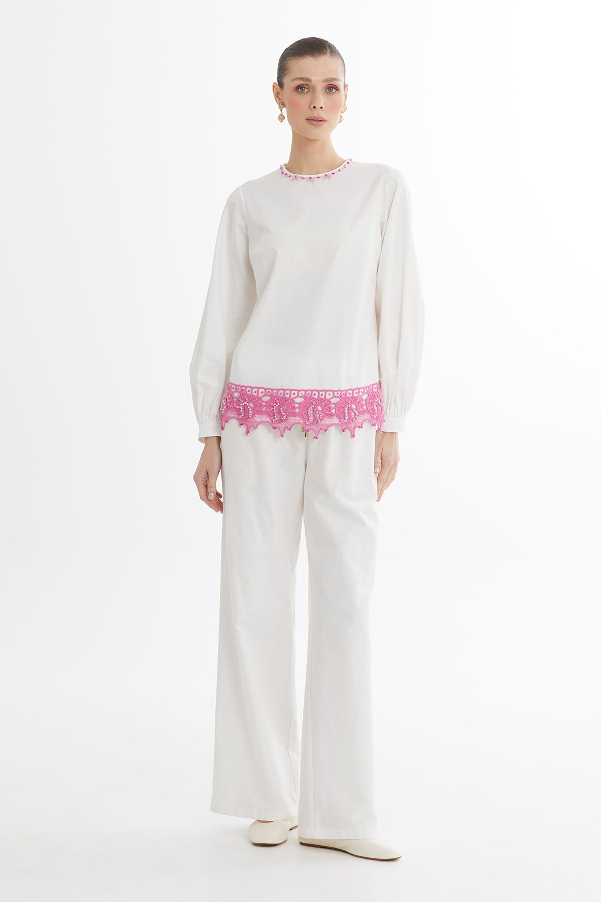 Güpür İşleme Detaylı Ekru Bluz