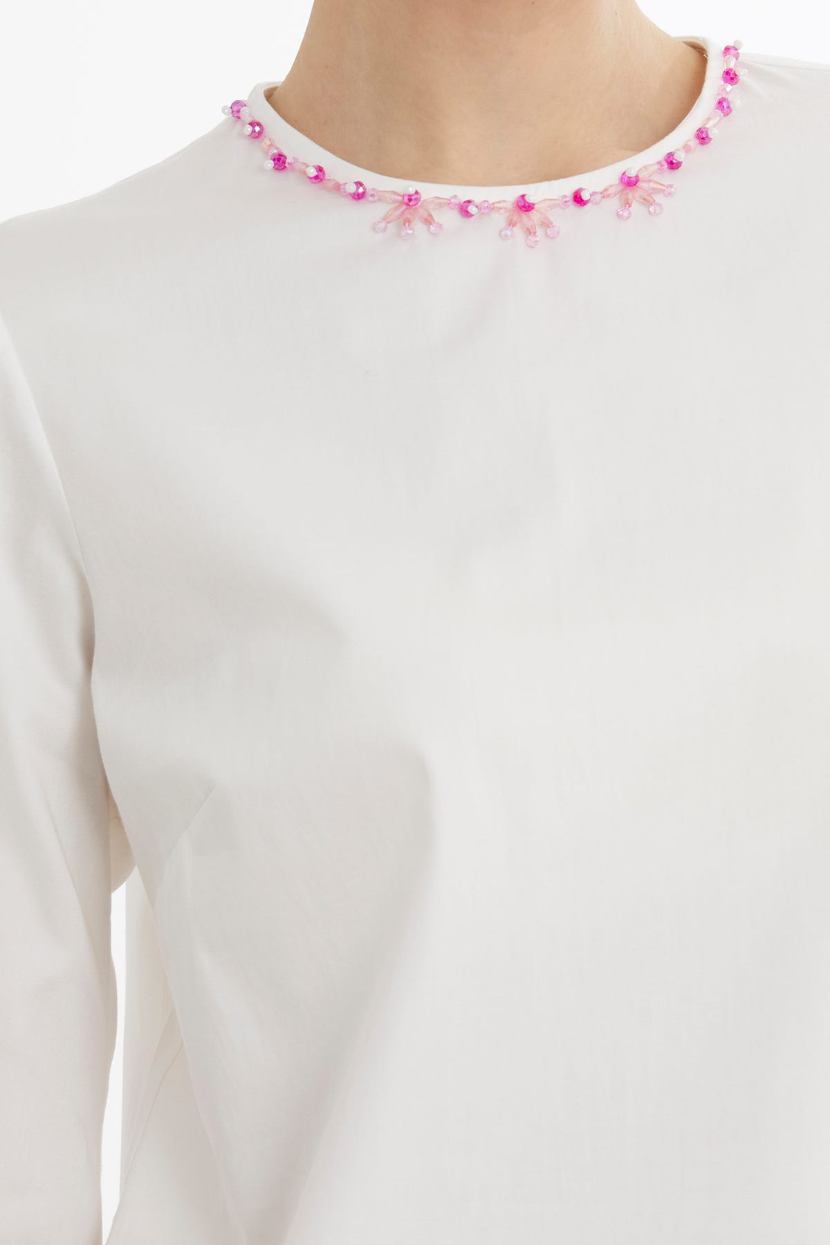 Güpür İşleme Detaylı Ekru Bluz