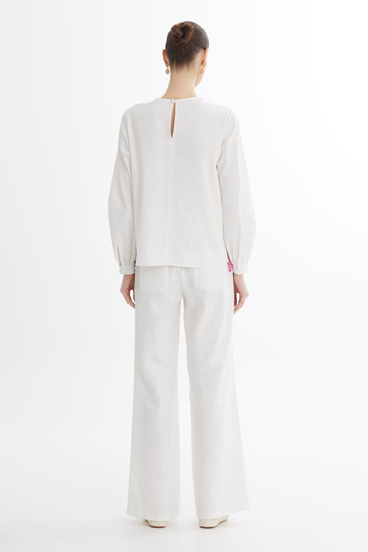 Güpür İşleme Detaylı Ekru Bluz