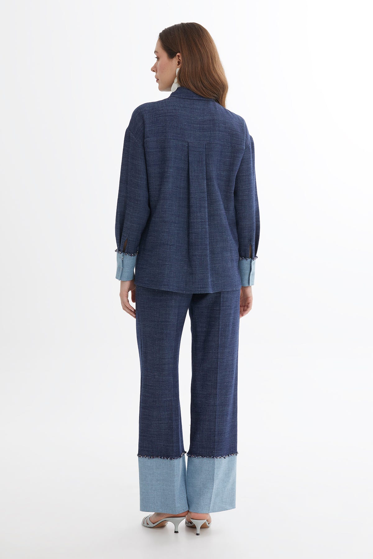 İşleme Detaylı Keten Mavi Gömlek