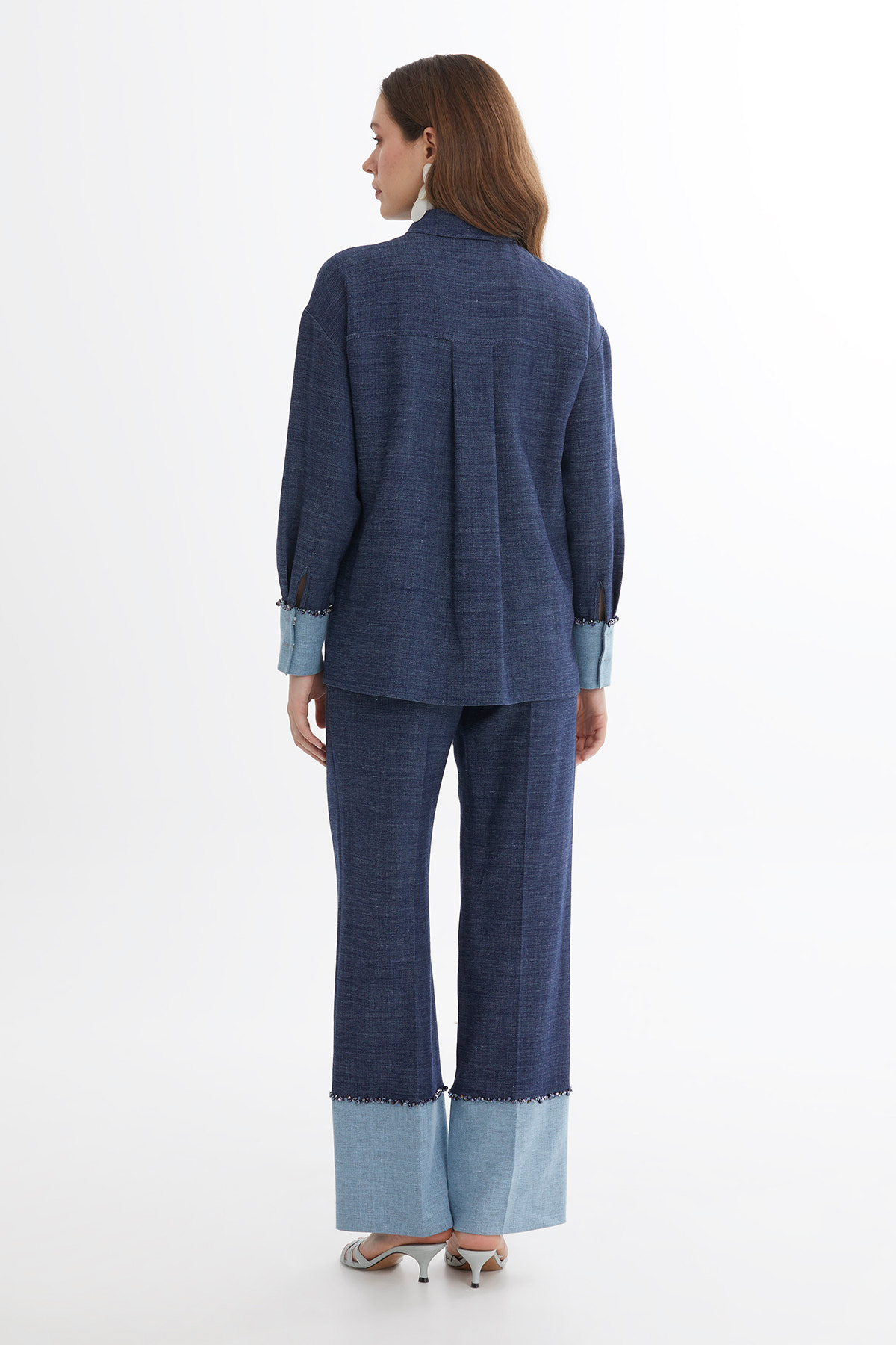 İşleme Detaylı Keten Mavi Gömlek