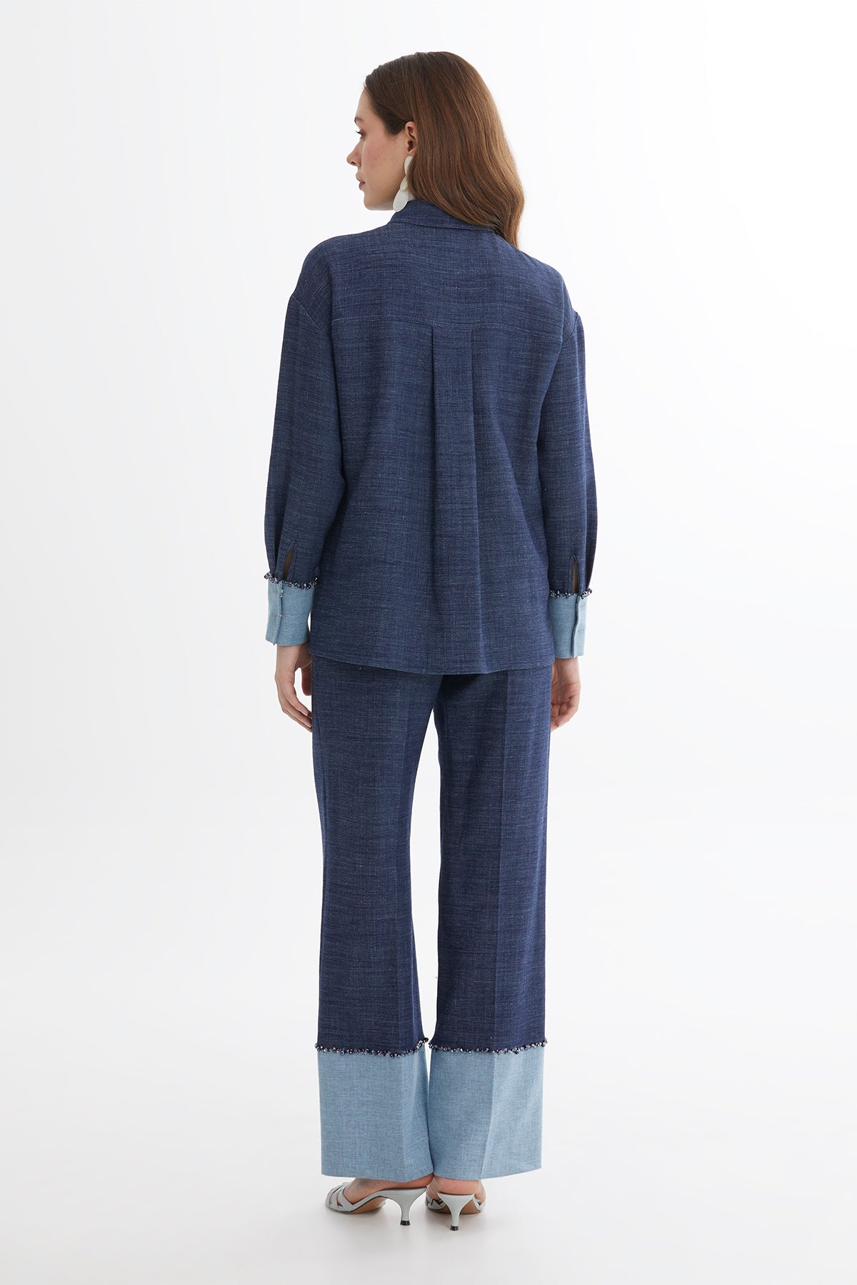 İşleme Detaylı Keten Mavi Gömlek