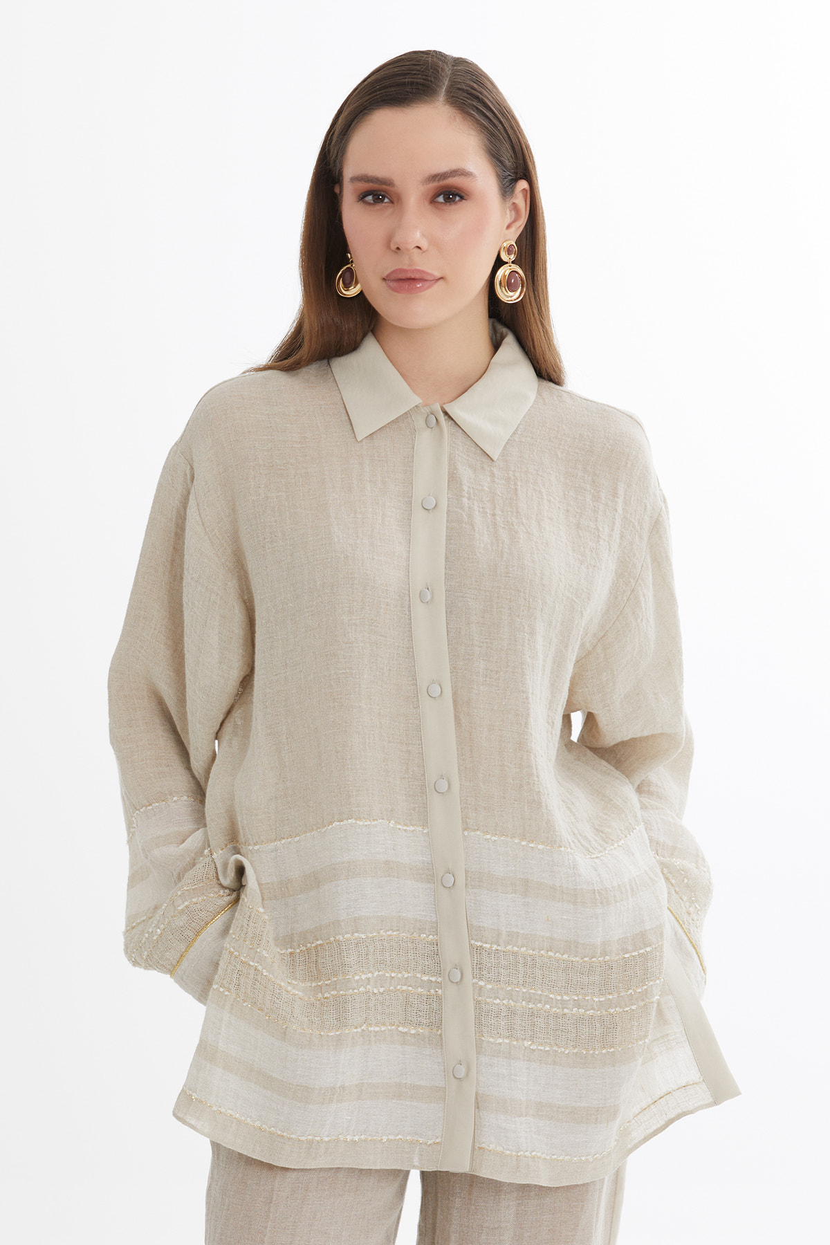 Garni Detaylı Keten Bej Gömlek