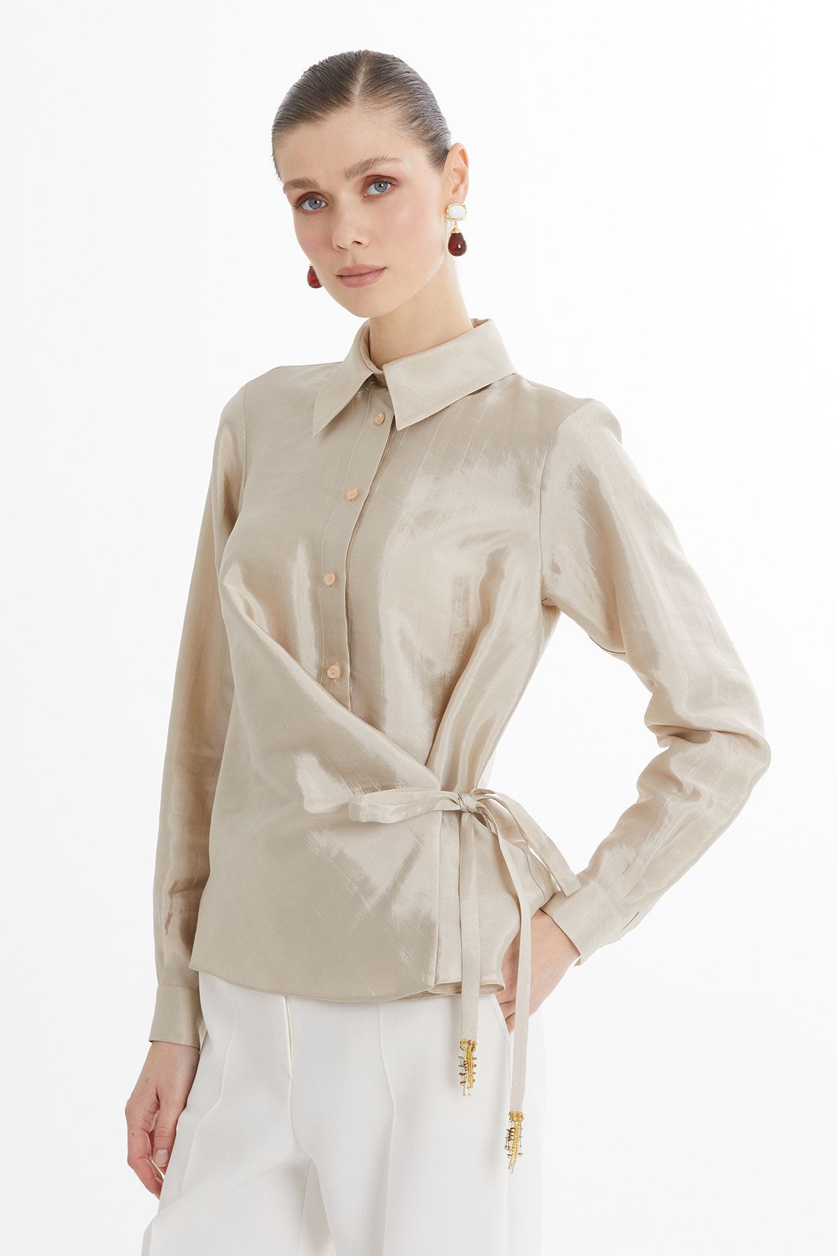 Kruvze Bağlamalı Bej Gömlek