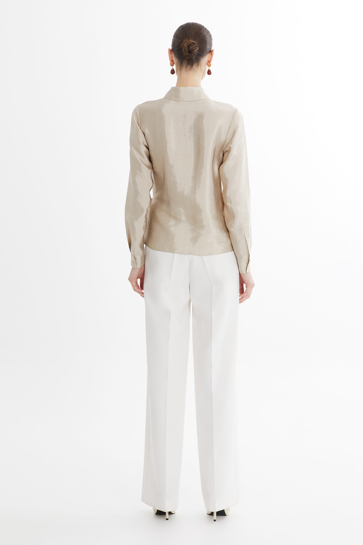 Kruvze Bağlamalı Bej Gömlek