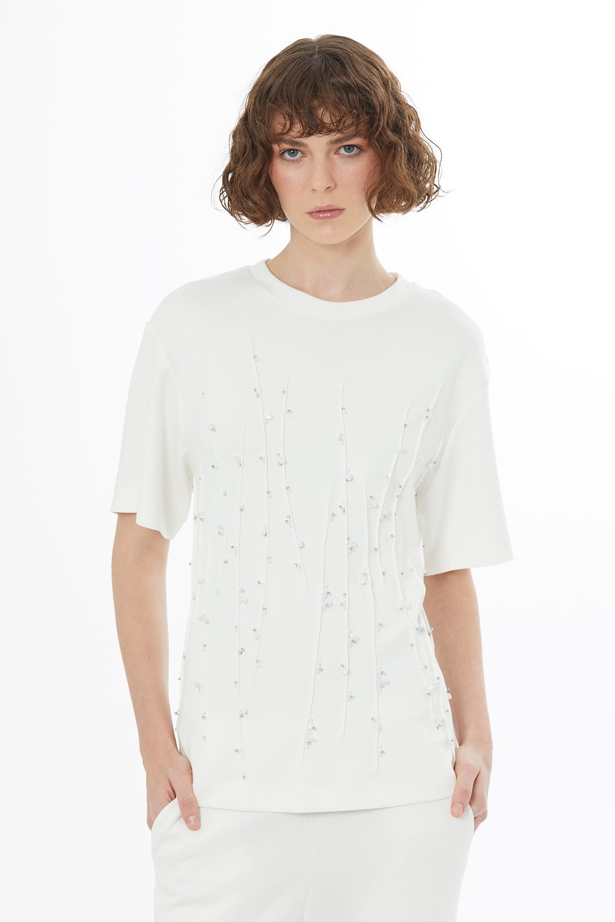 İşleme Detaylı Ekru T-Shirt