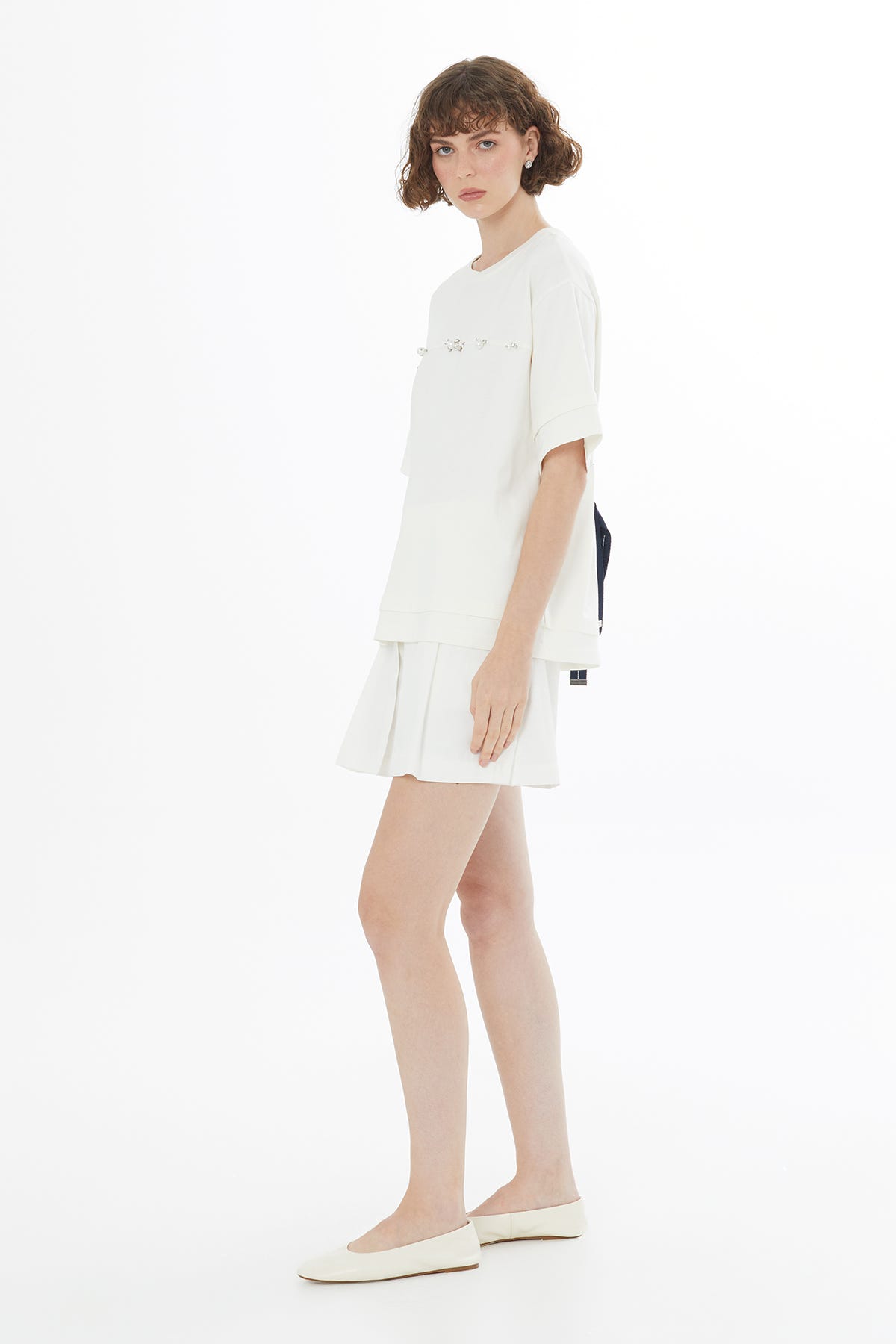 Aksesuar Detaylı Ekru T-Shirt