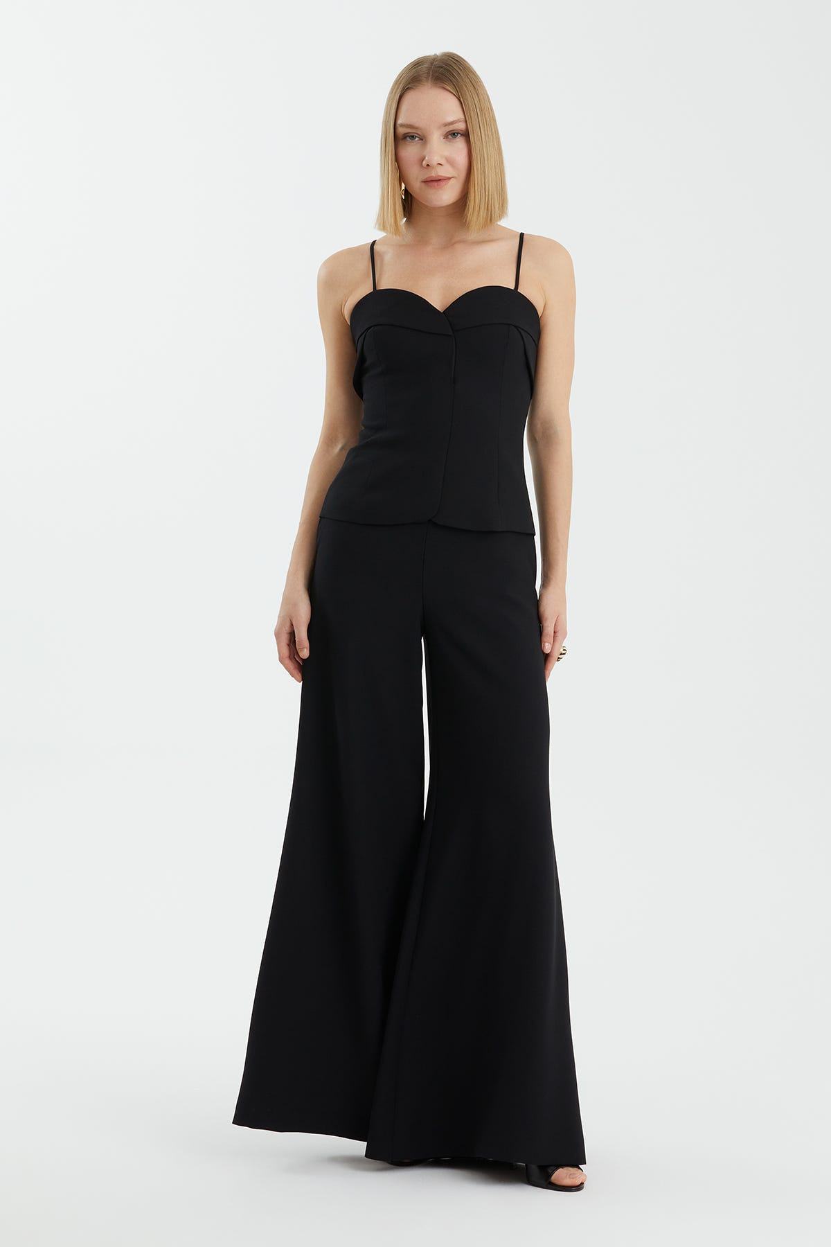 Fermuarlı Kalp Yaka Siyah Askılı Bluz