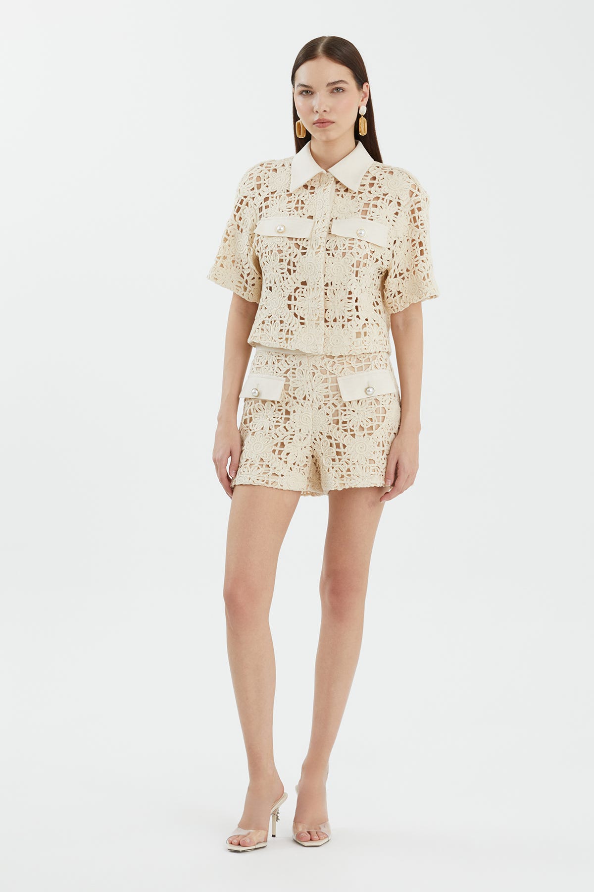 Düğme Detaylı Dantelli Ekru Gömlek