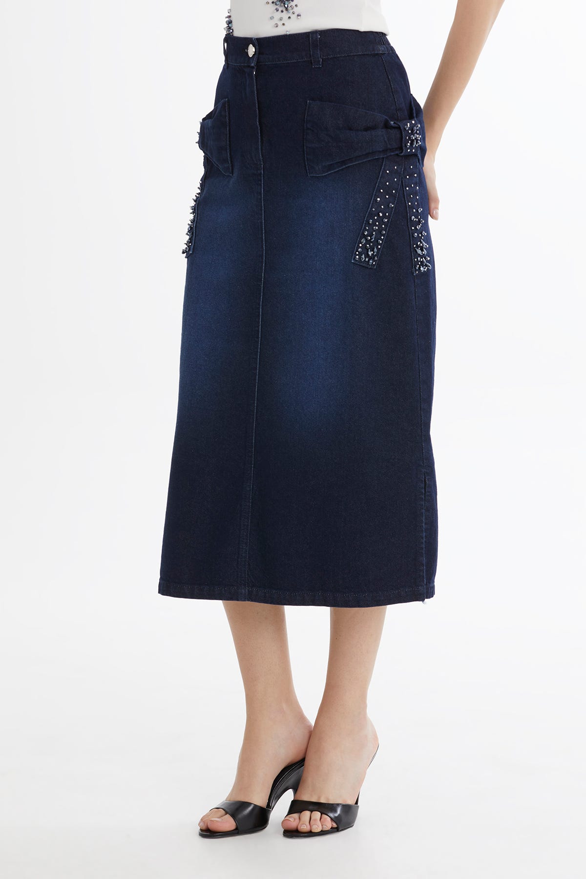 Fiyonklu İşlemeli Denim Midi Etek