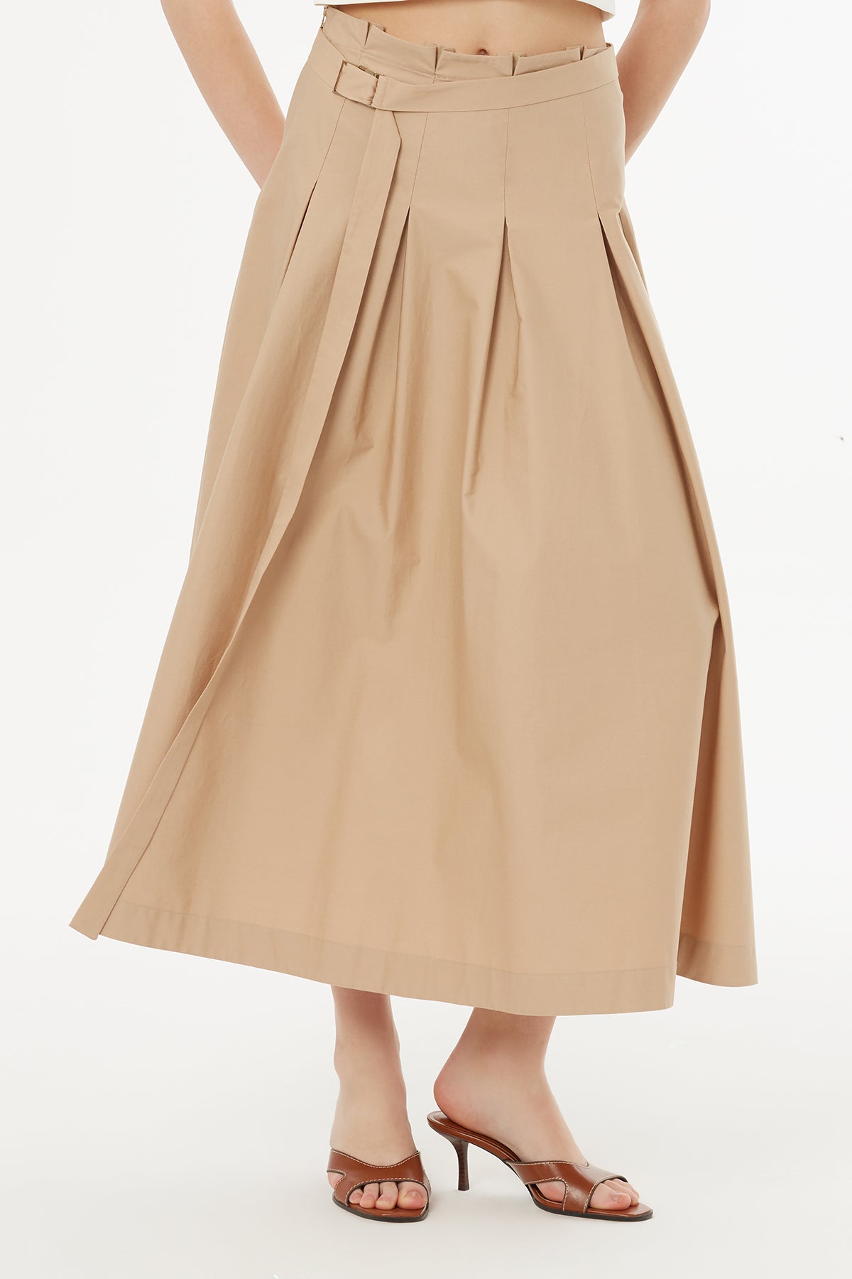 Yandan Fermuarlı Pili Katlamalı Bej Etek