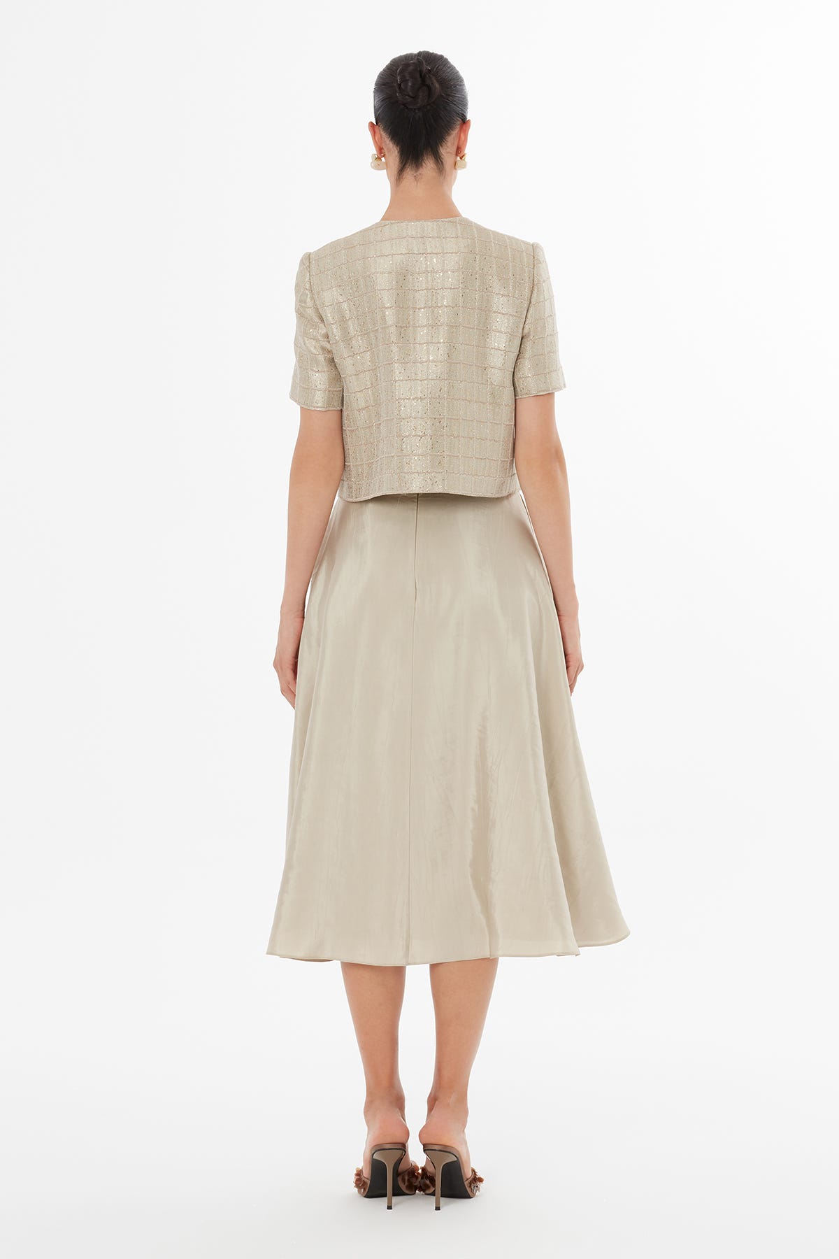 Düğme Kapamalı Desenli Bej Kısa Ceket