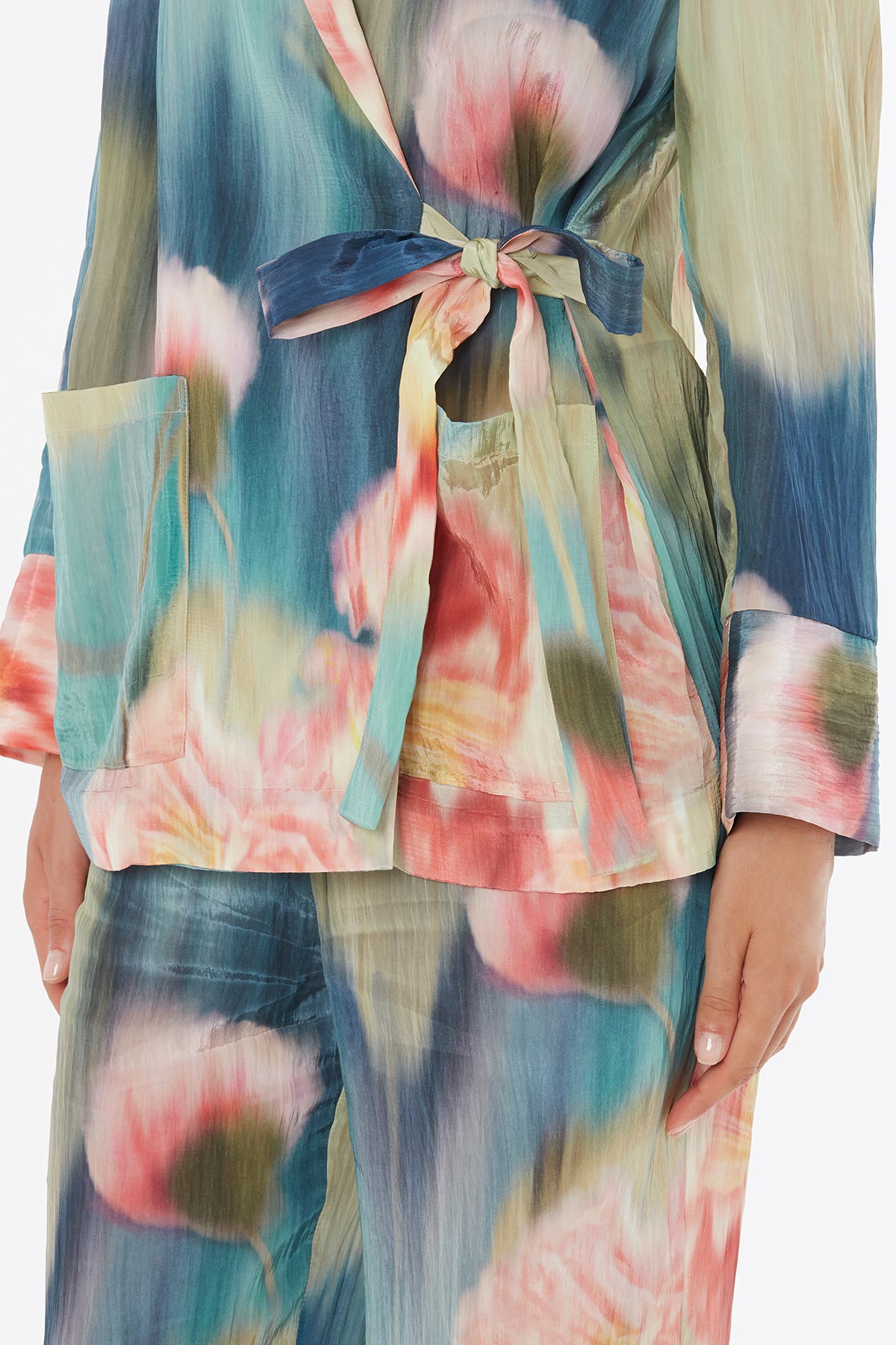 Bağlama Detaylı Torba Cepli Ceket