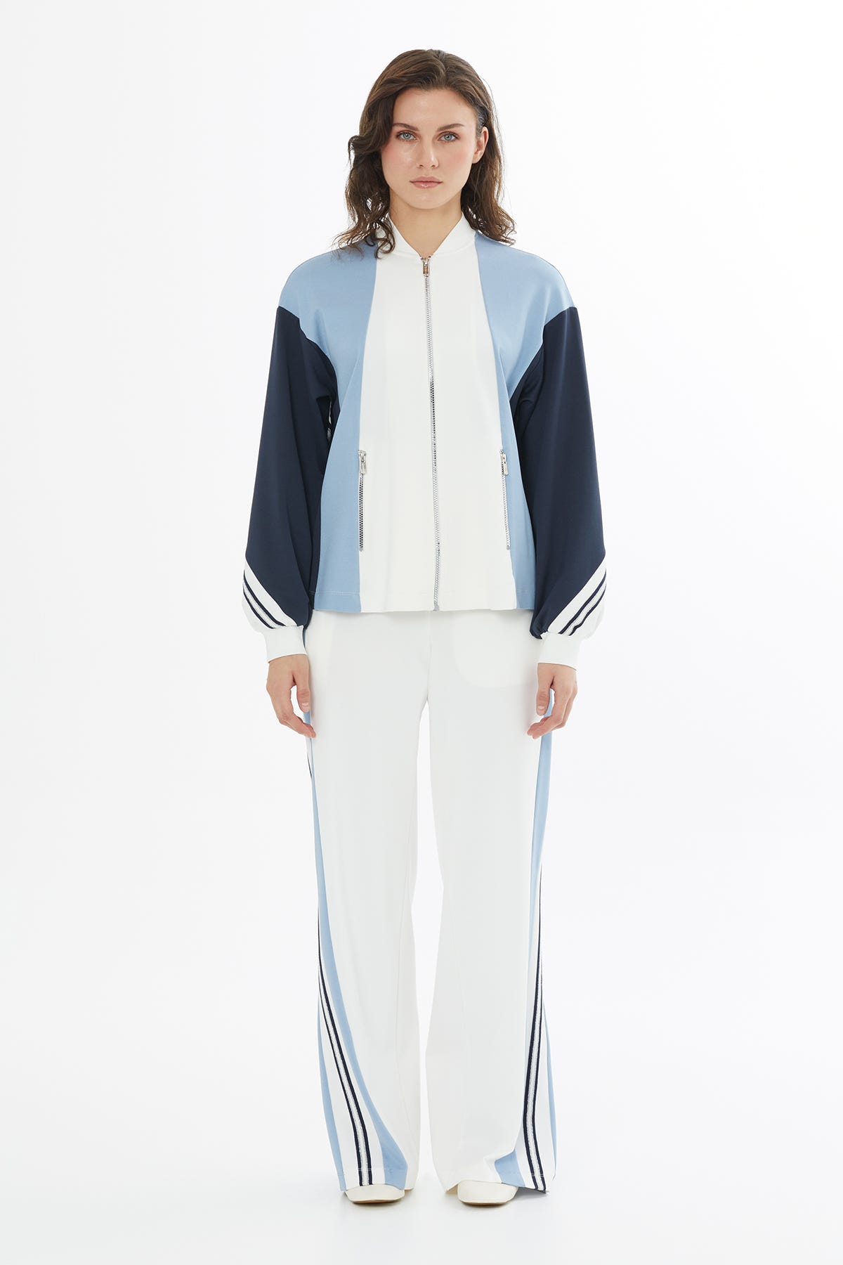 Şerit Triko Detaylı Ekru Eşofman Üstü