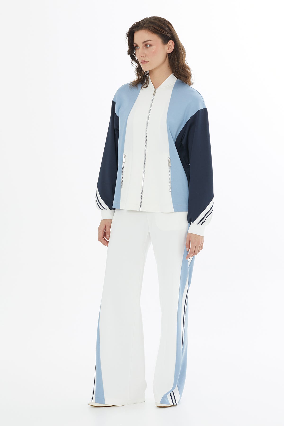 Şerit Triko Detaylı Ekru Eşofman Üstü