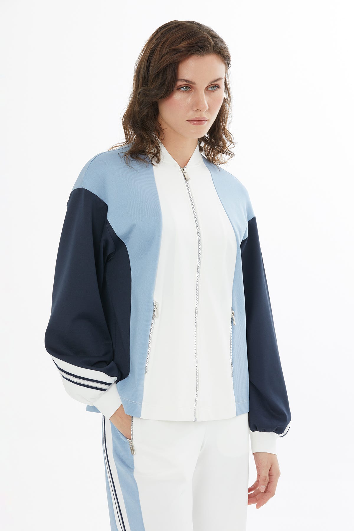 Şerit Triko Detaylı Ekru Eşofman Üstü