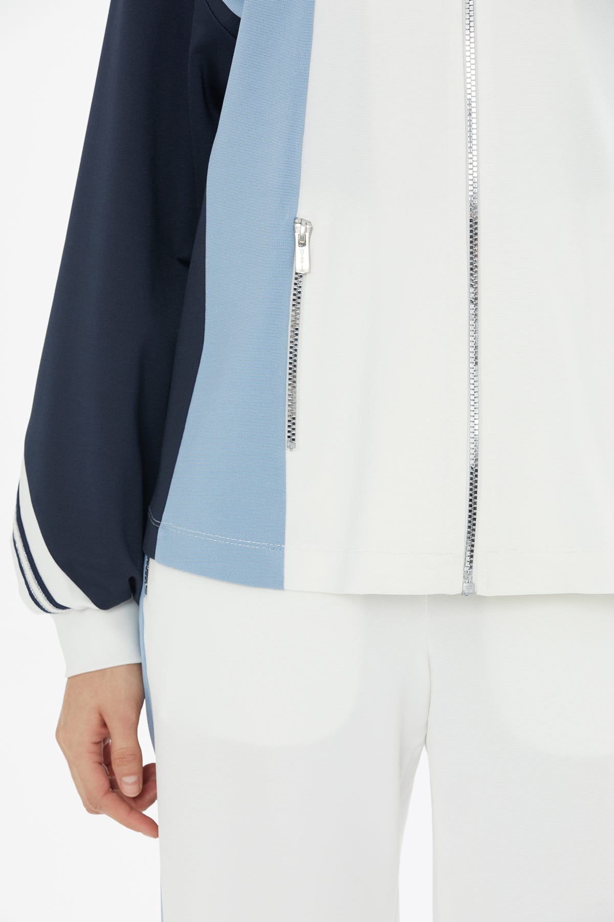 Şerit Triko Detaylı Ekru Eşofman Üstü