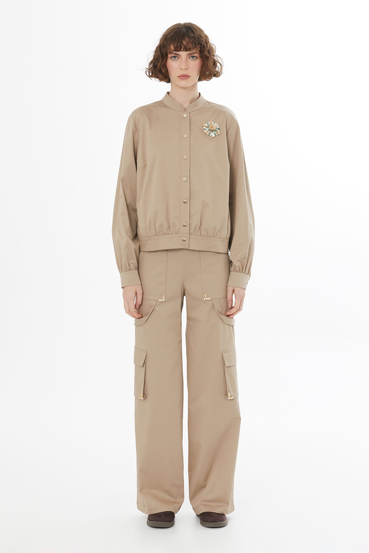 Taş İşlemeli Bej Ceket