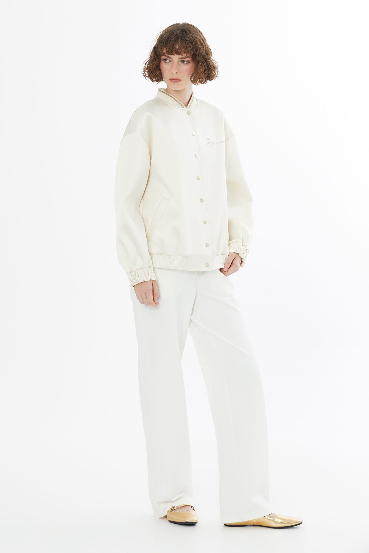 İşleme Detaylı Saten Bomber Ekru Ceket