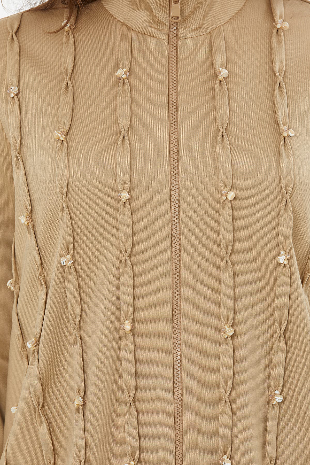 İşleme Detaylı Bej Eşofman Üstü