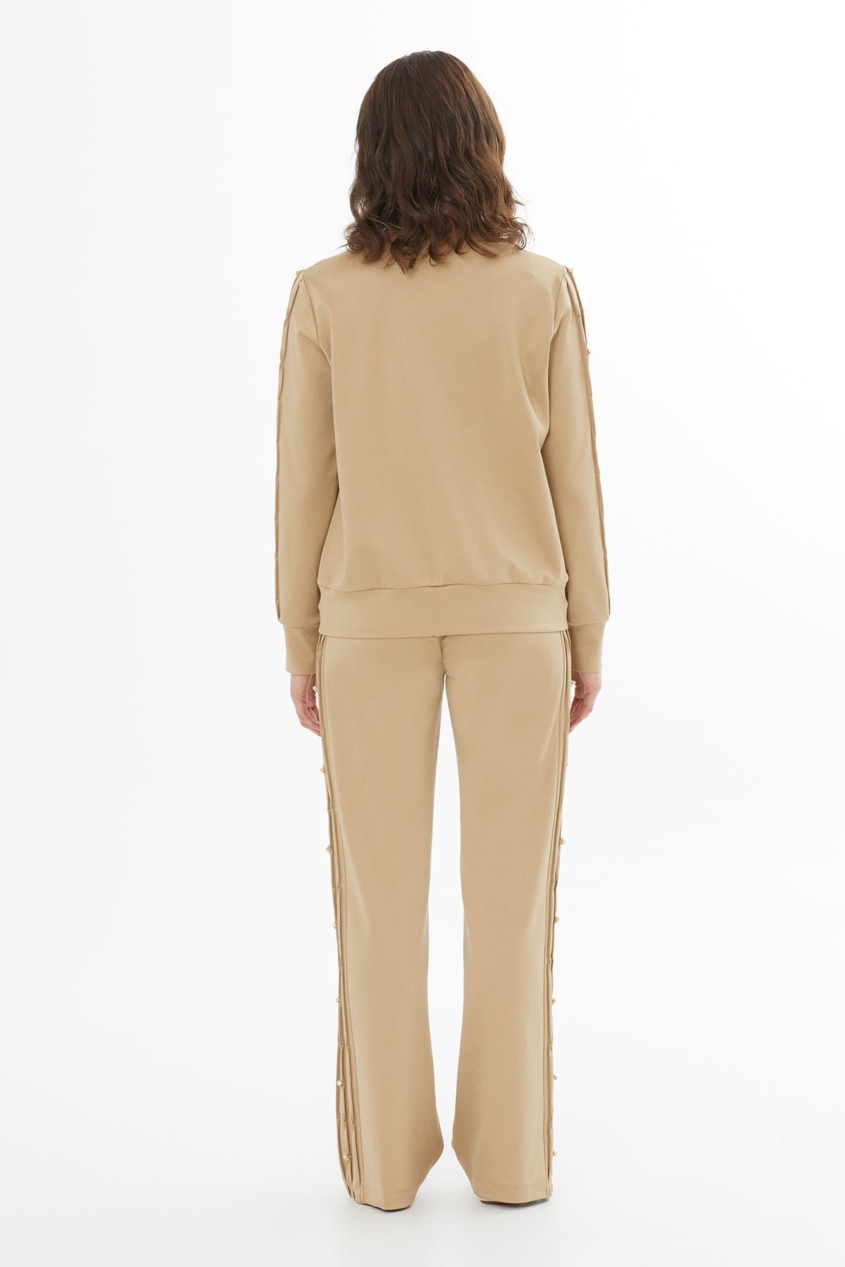 İşleme Detaylı Bej Eşofman Üstü