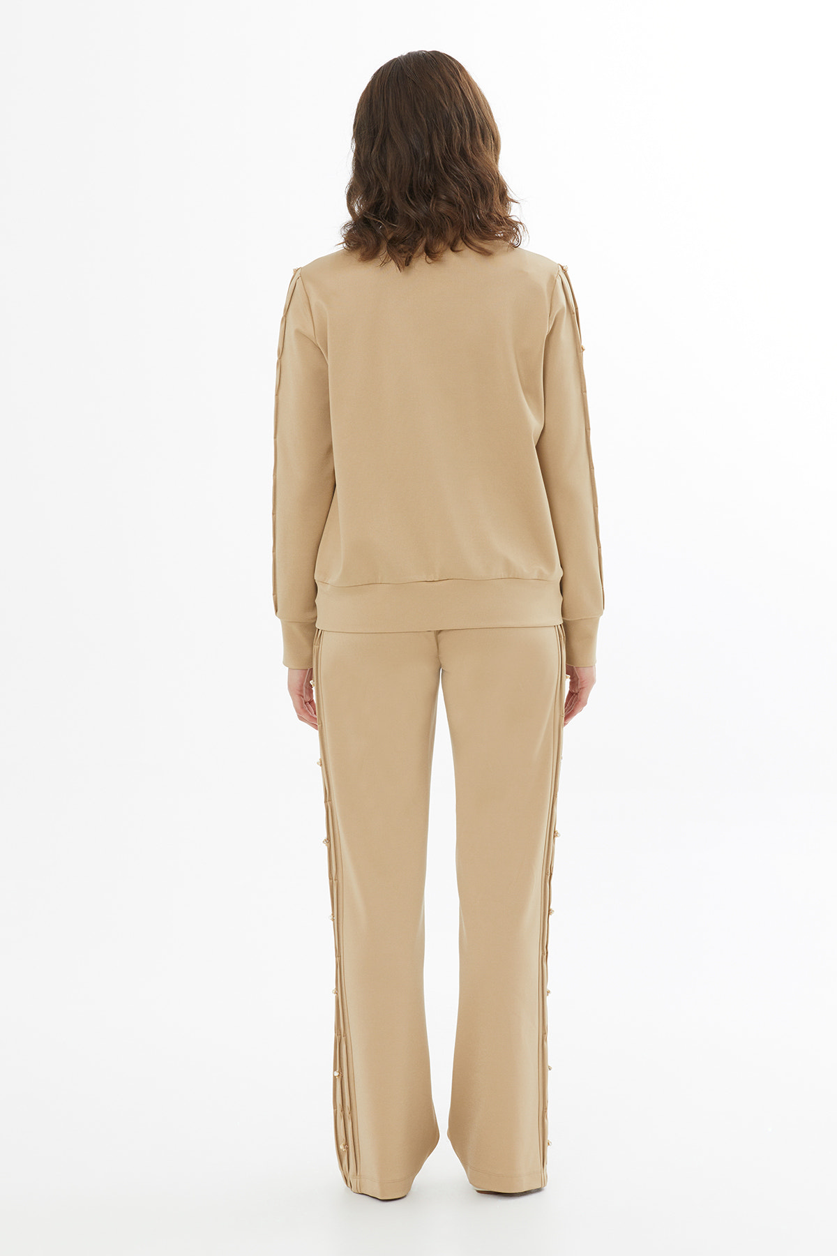 İşleme Detaylı Bej Eşofman Üstü