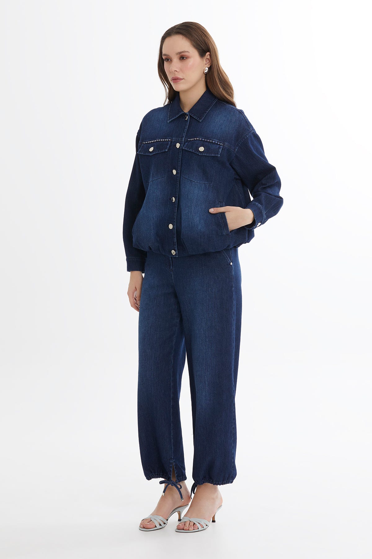 İşleme Detaylı Düğmeli Denim Ceket