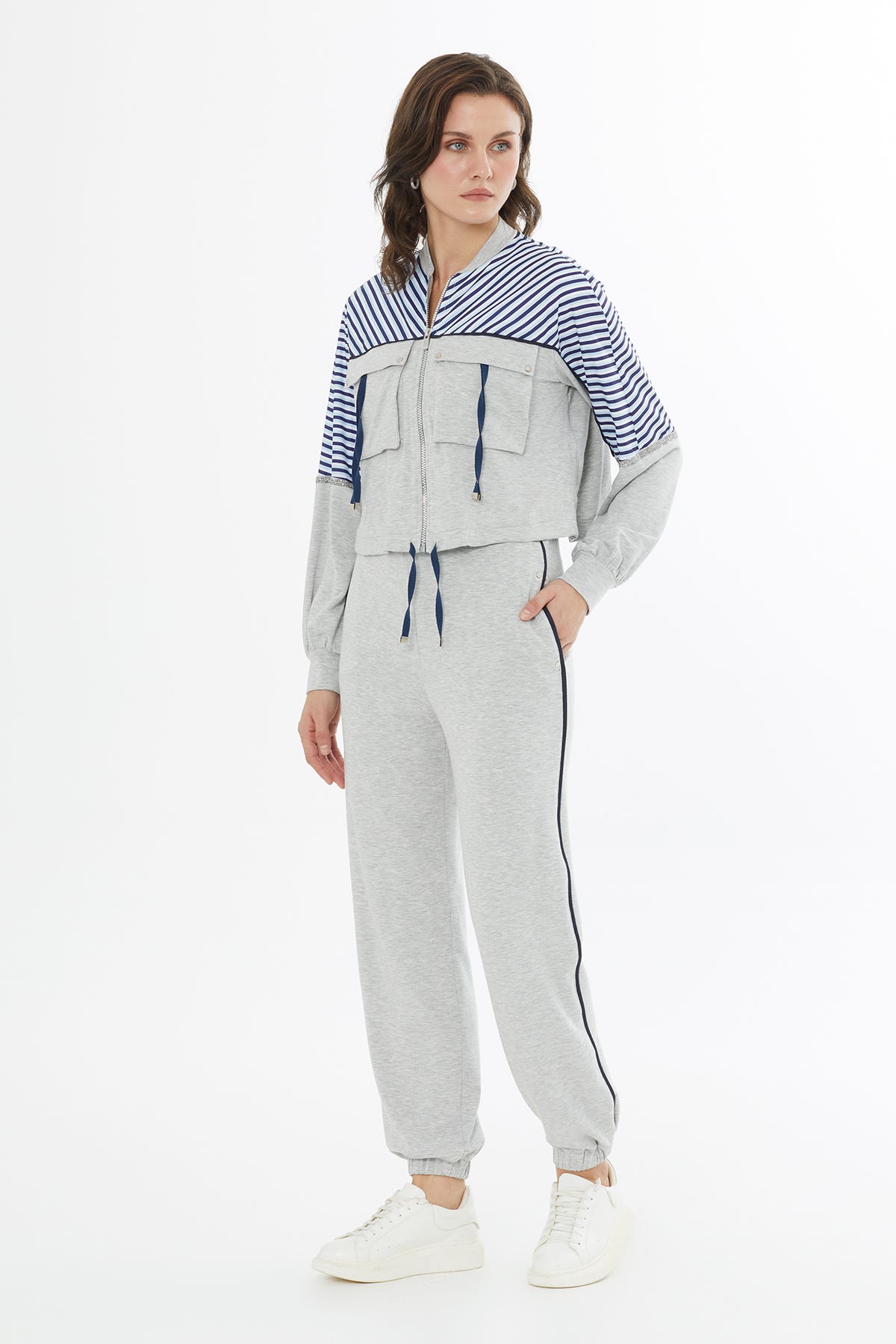 Garnili Uzun Kollu Gri Eşofman Üstü