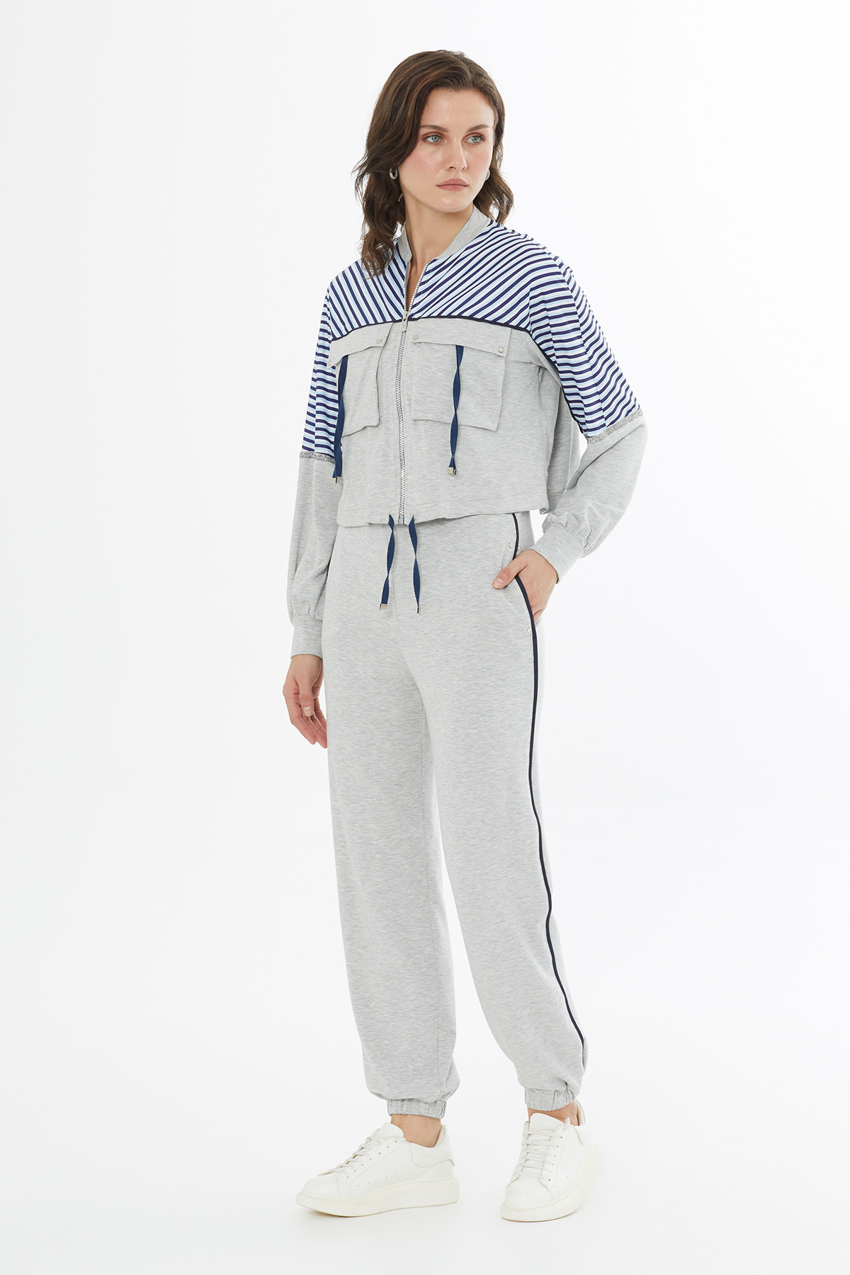 Garnili Uzun Kollu Gri Eşofman Üstü