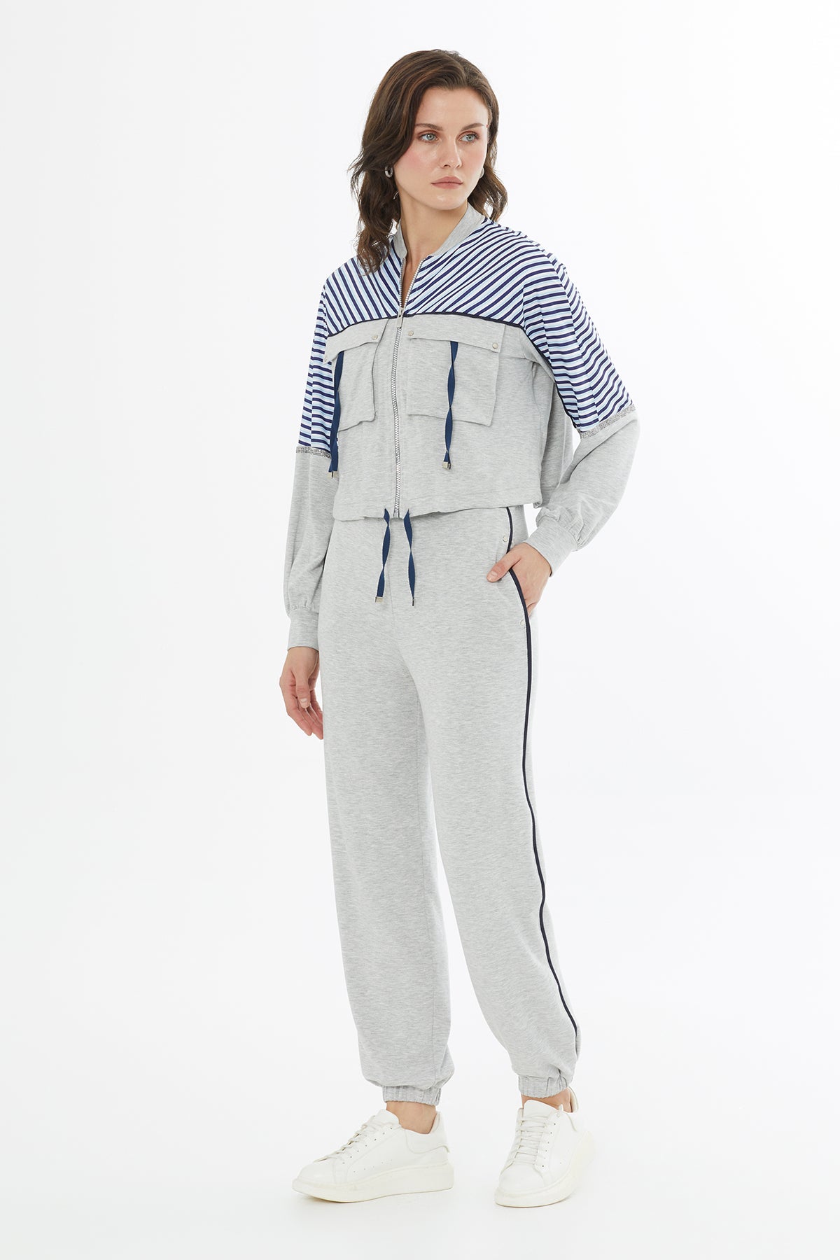 Garnili Uzun Kollu Gri Eşofman Üstü