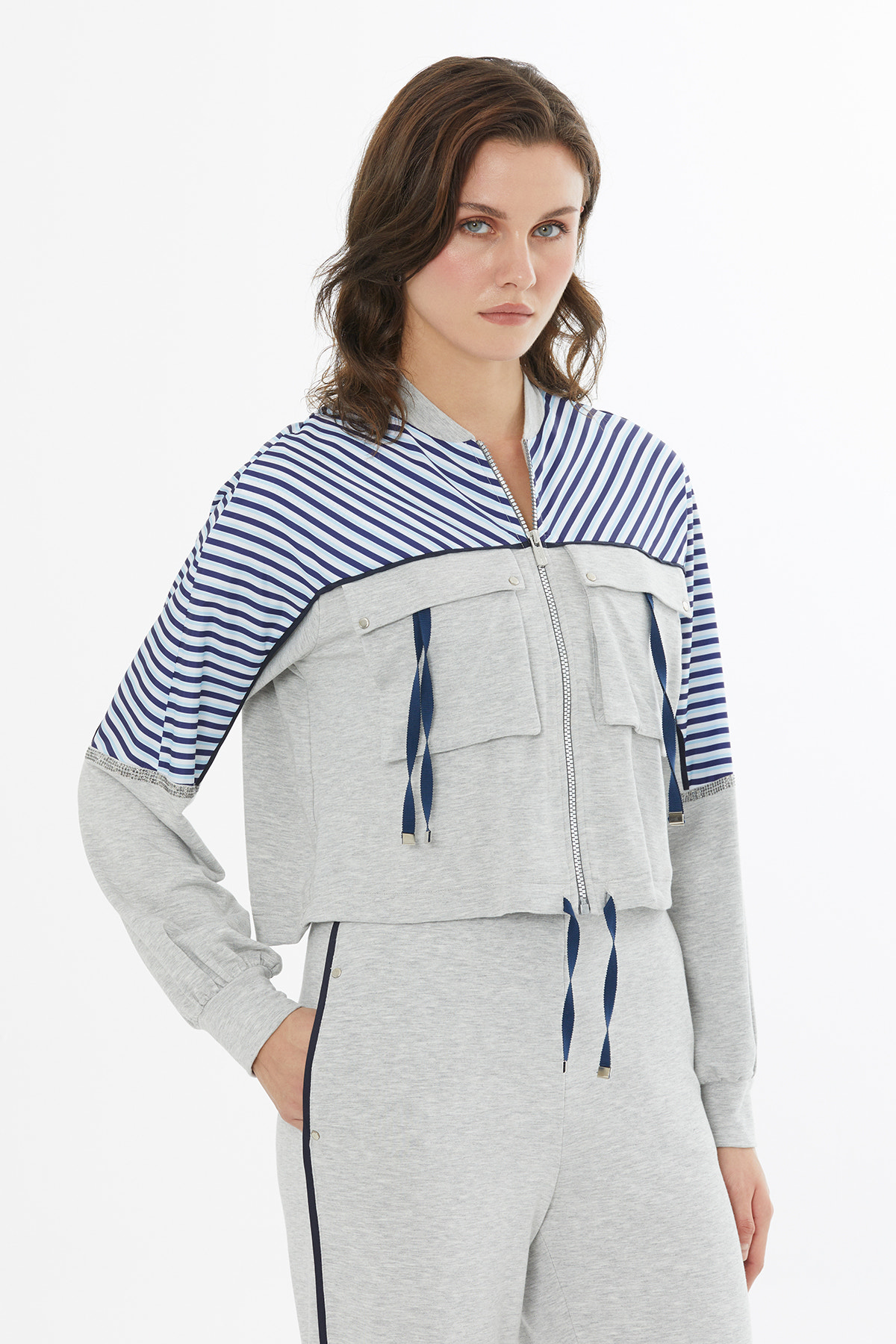 Garnili Uzun Kollu Gri Eşofman Üstü