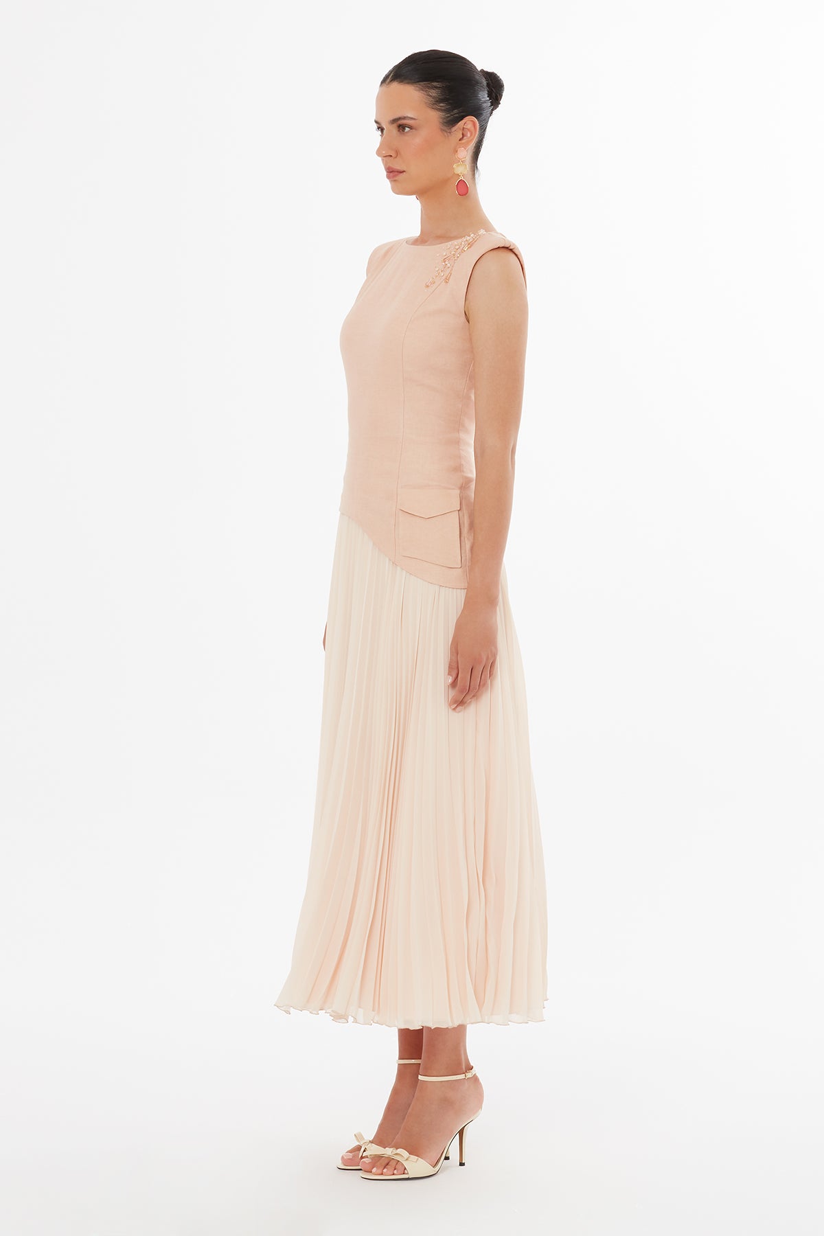 Asimetrik Boncuk İşlemeli Pembe Elbise