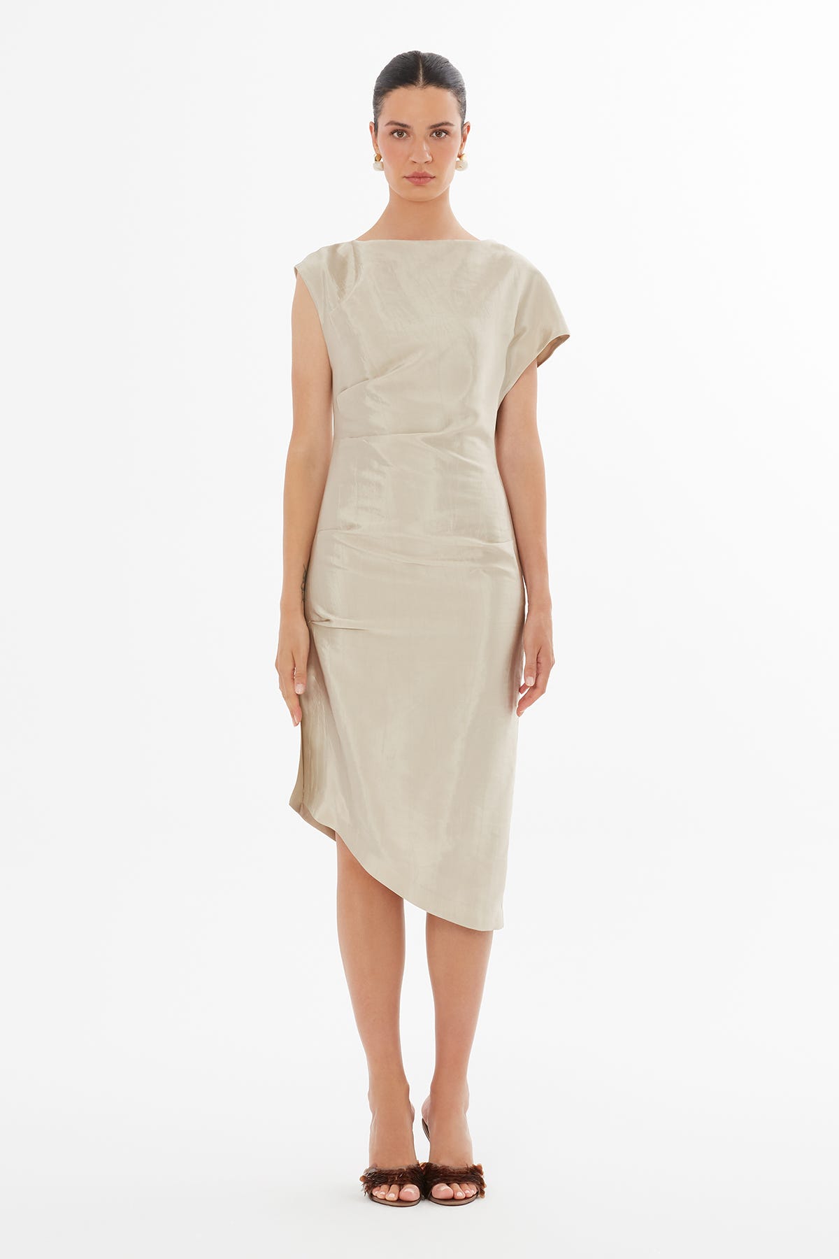 Düşük Omuzlu Asimetrik Bej Midi Elbise