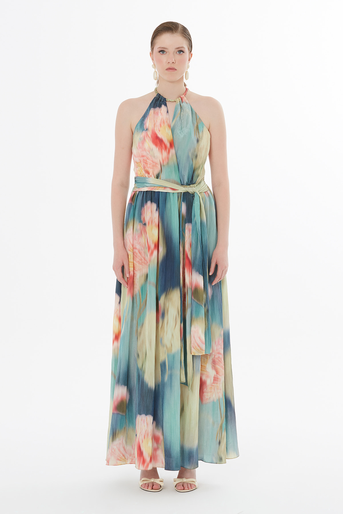 Bağ Ucu Boncuk İşlemeli Elbise