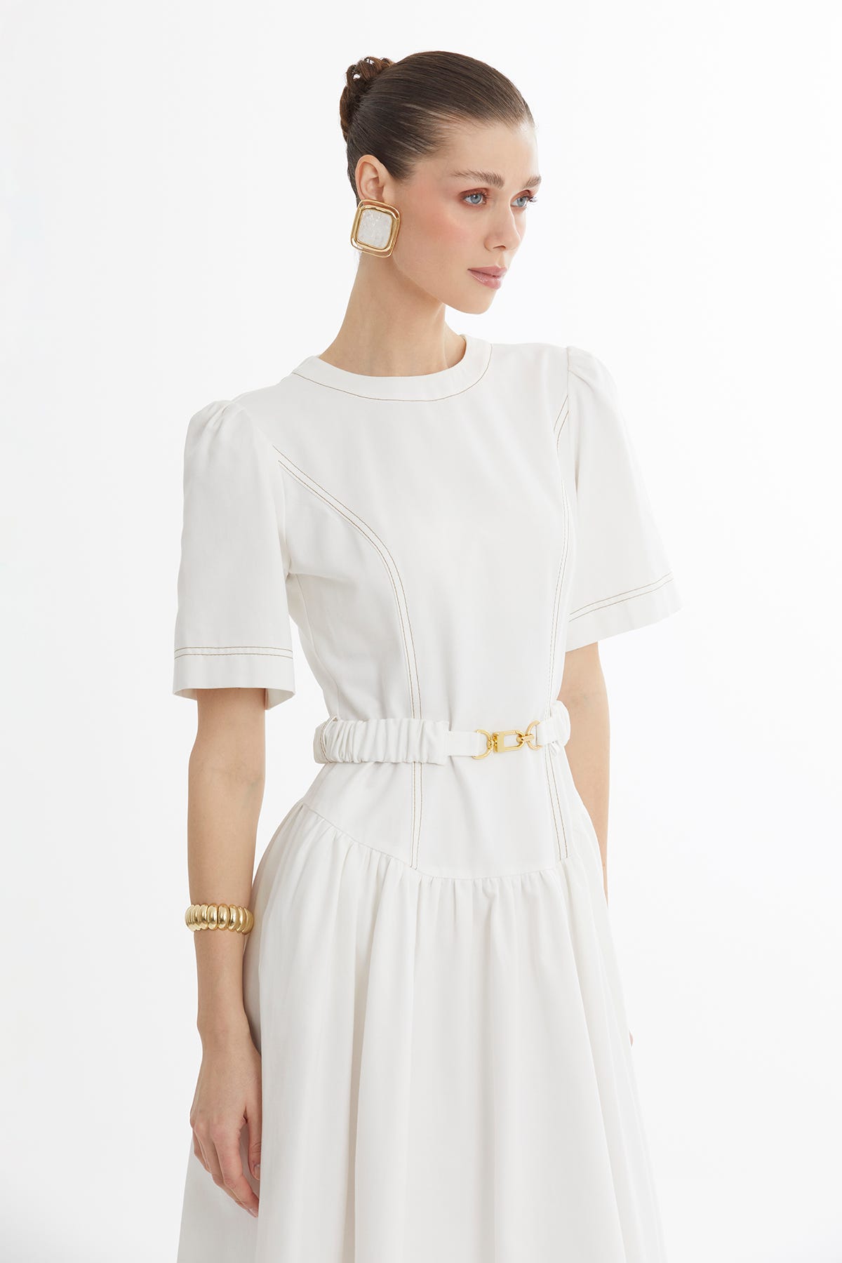 Lastikli Kemeri Tokalı Midi Ekru Elbise